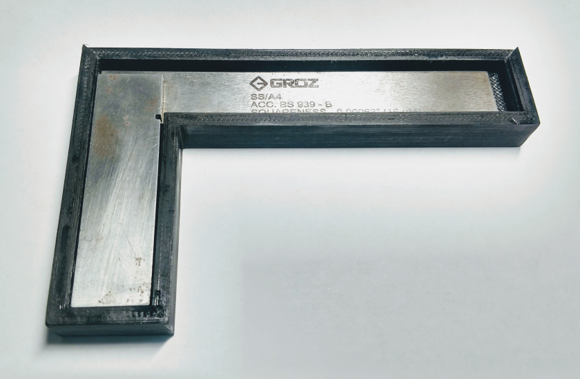 Groz 4" Engineering Square Case with Lid