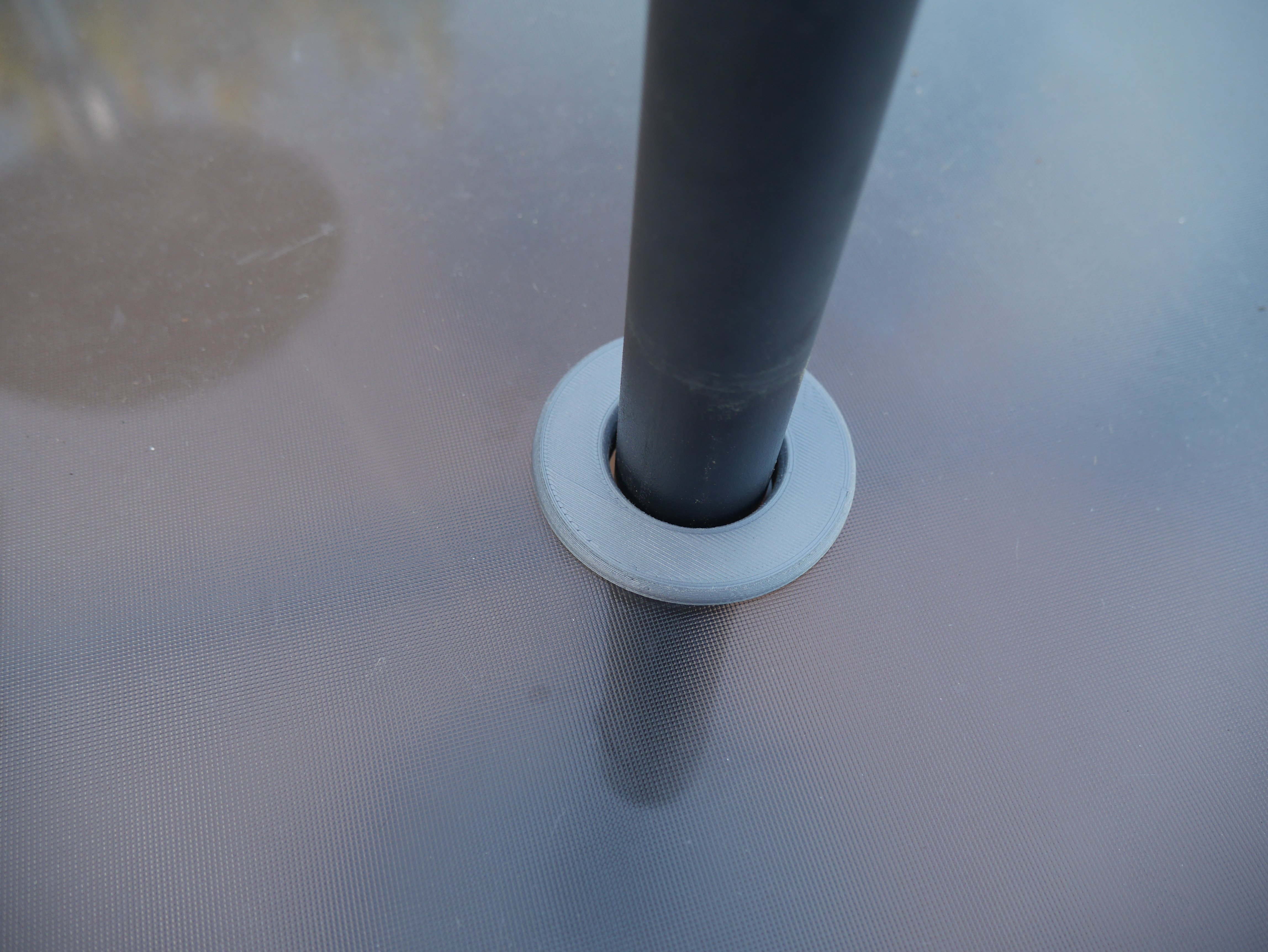 Patio table umbrella insert