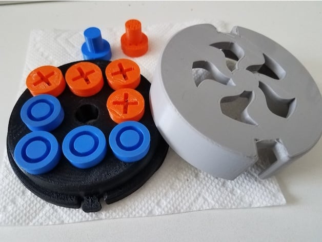 Tic Tac Toe (With Attachable Lid)