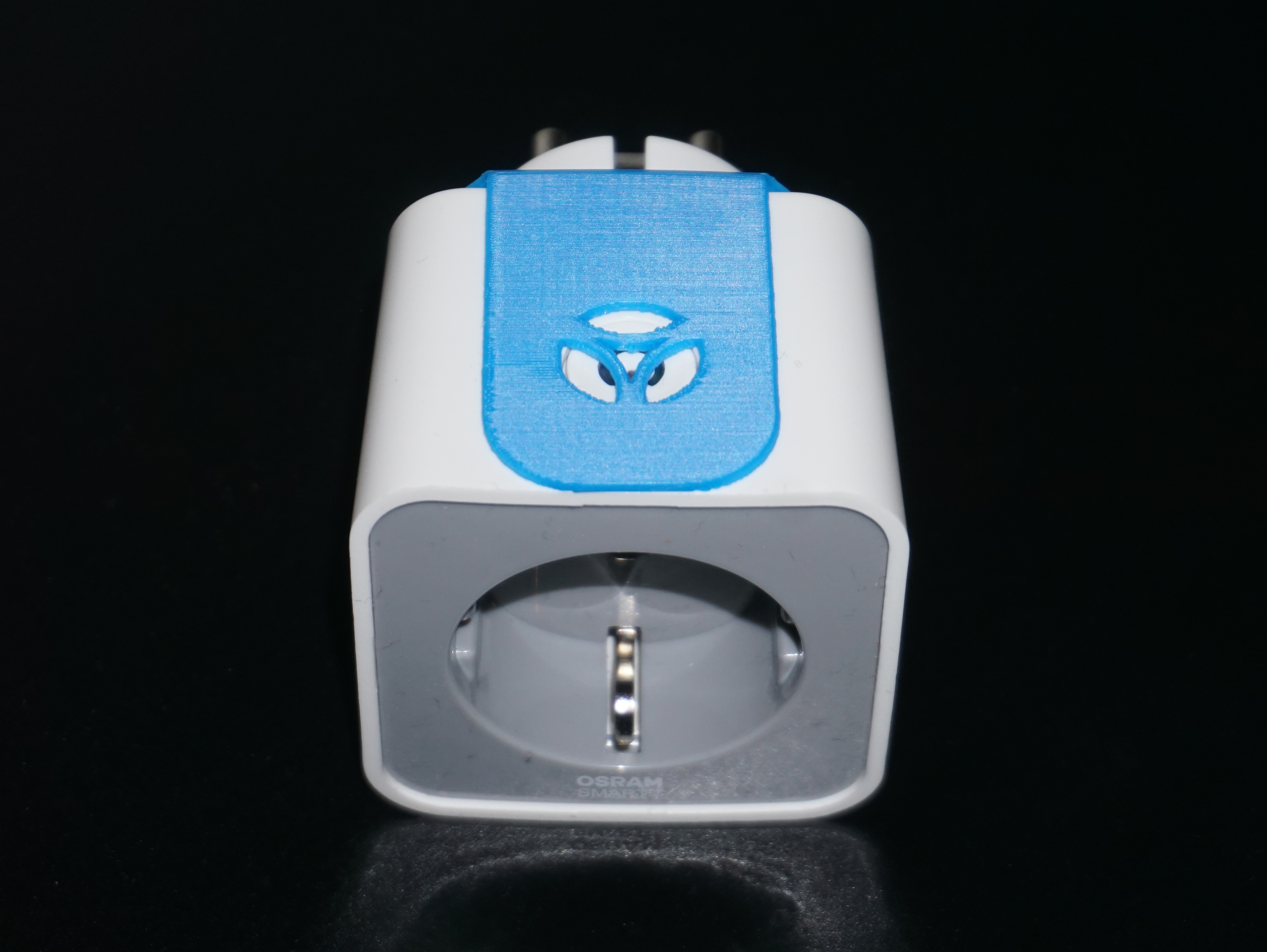 Childproof/ petsproof lock for Osram smart+ plug