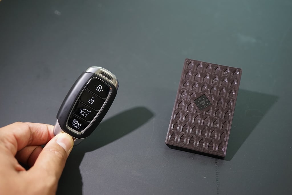 Modeling of card-like car key