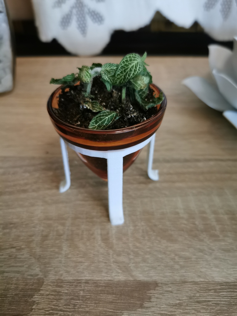 Small pot stand