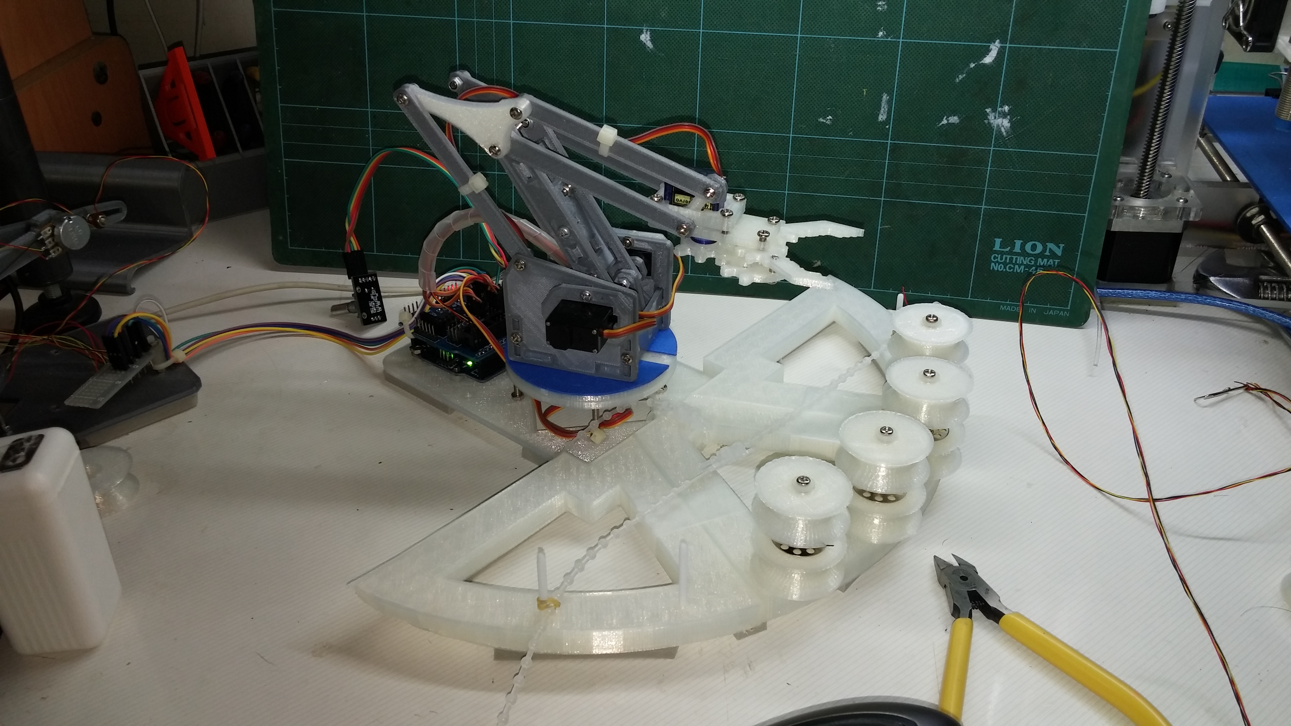 Pick and Place Environment for MeArm