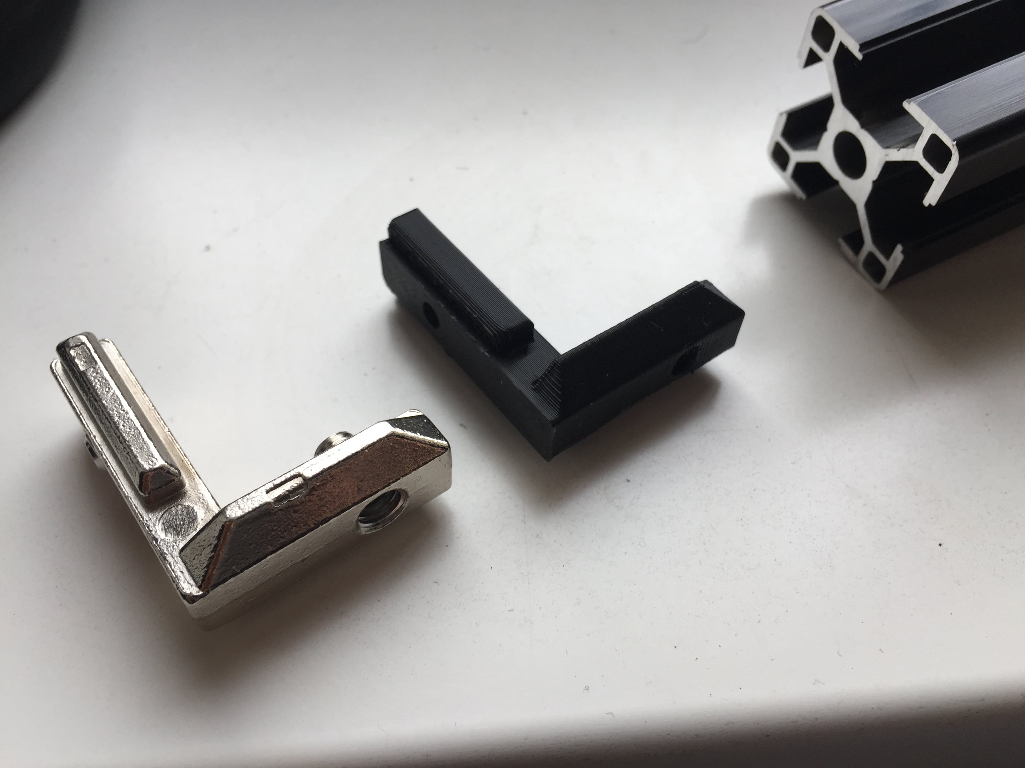 L corner bracket to 3030 Profile