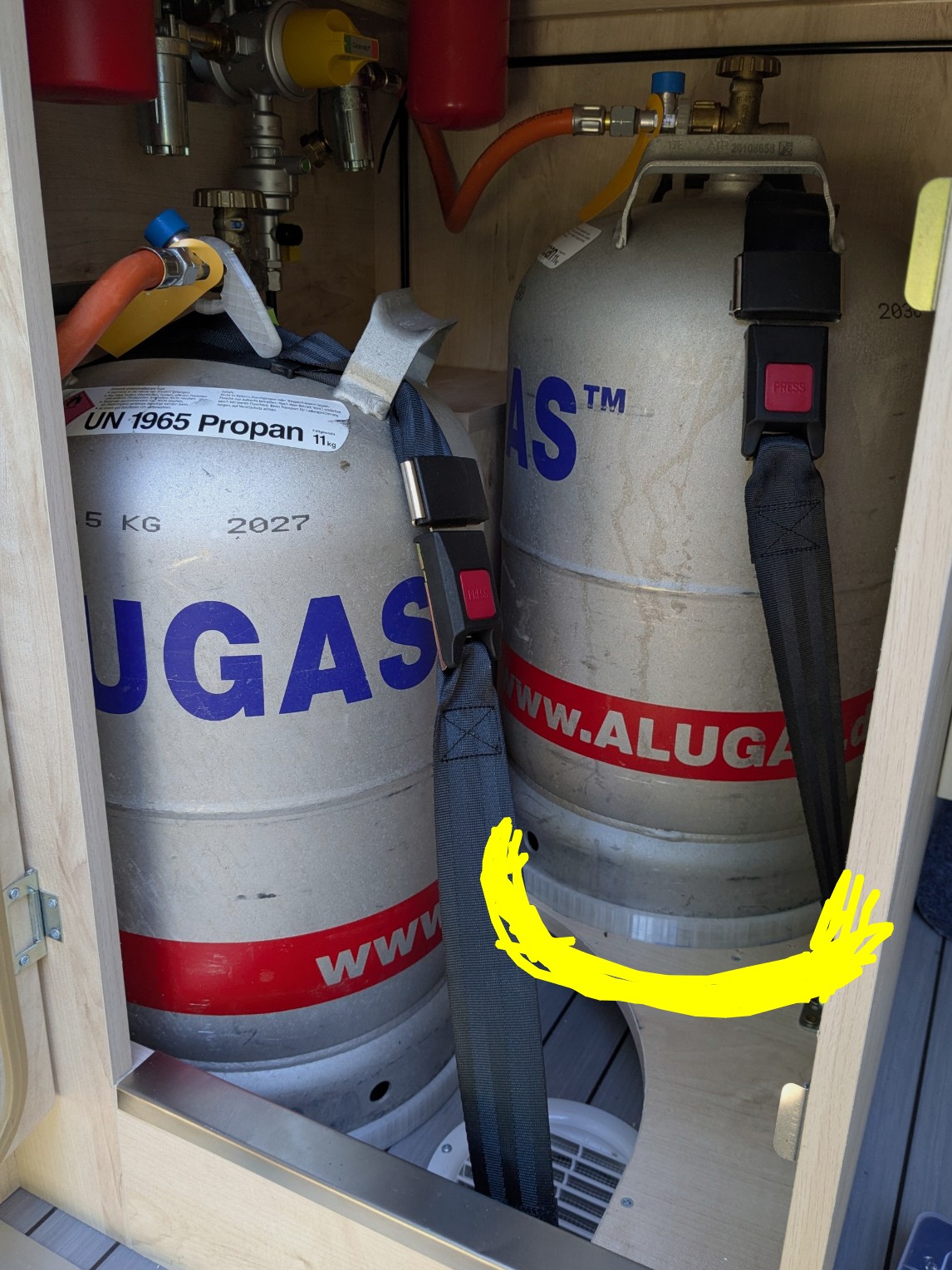 11 kg Gasflaschenhalter Bodenhalter Ständer für Camper Wohnmobil Gasflaschen 300 mm Durchmesser