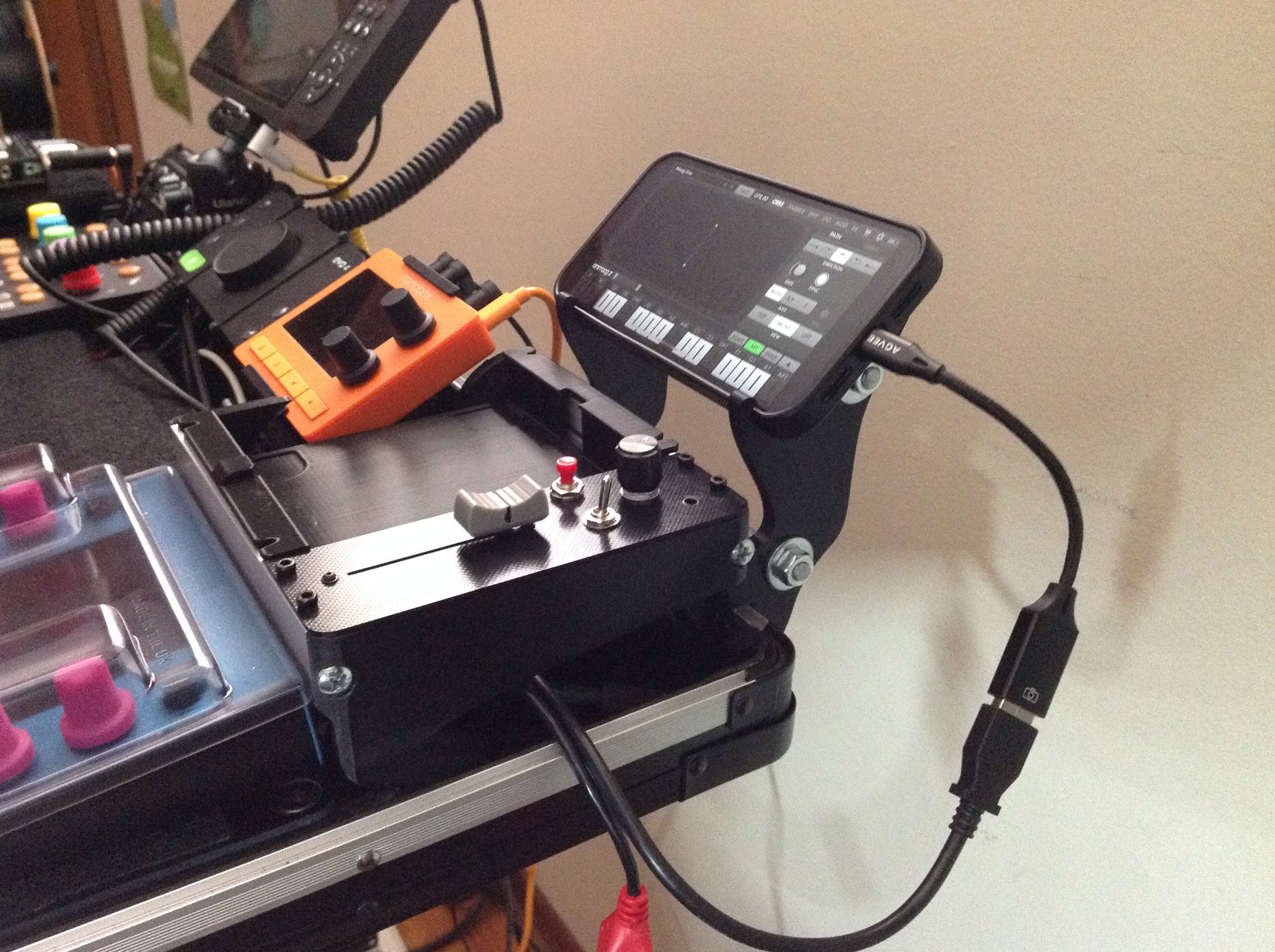 Slotted horizontal phone stand for Analog Cases performance case