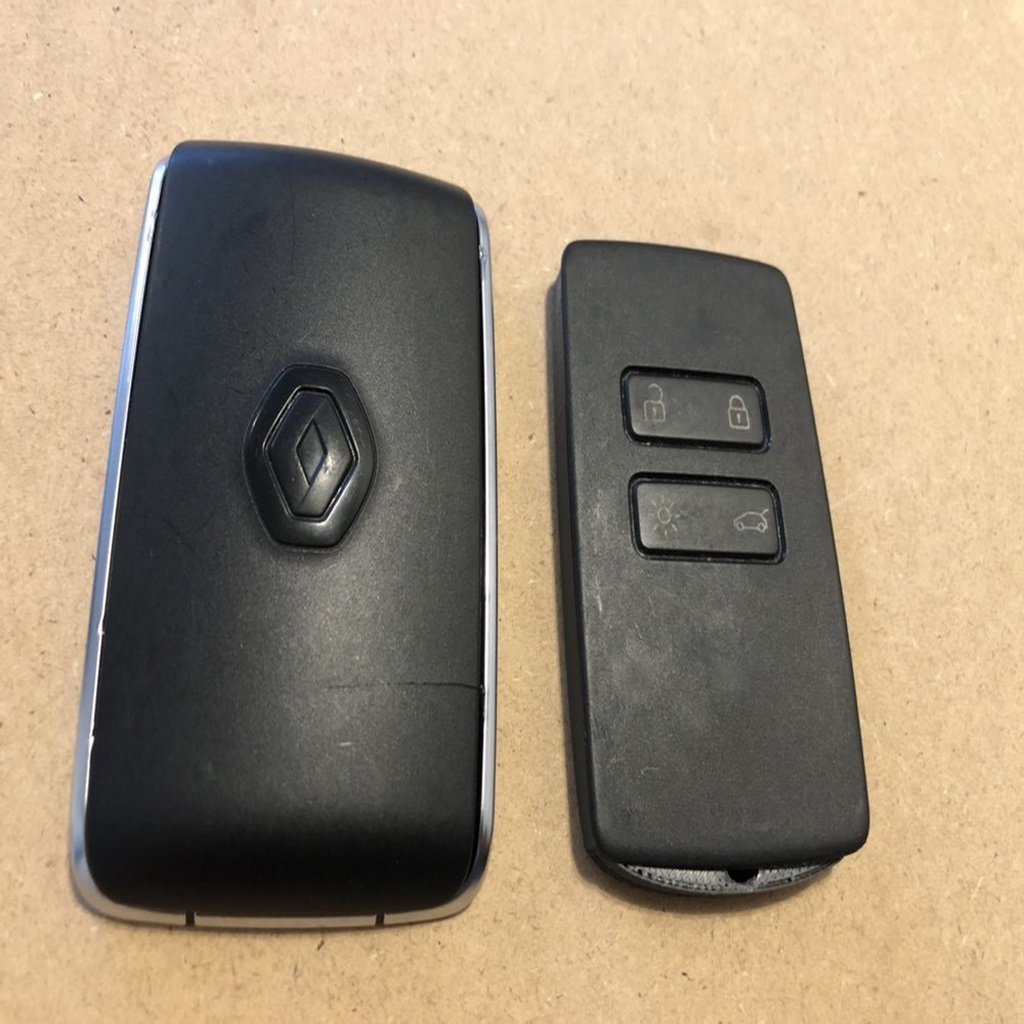 EXTRA SMALL key case for Renault Megane 4, Talisman, Kadjar, and  Espace 5 key cards.