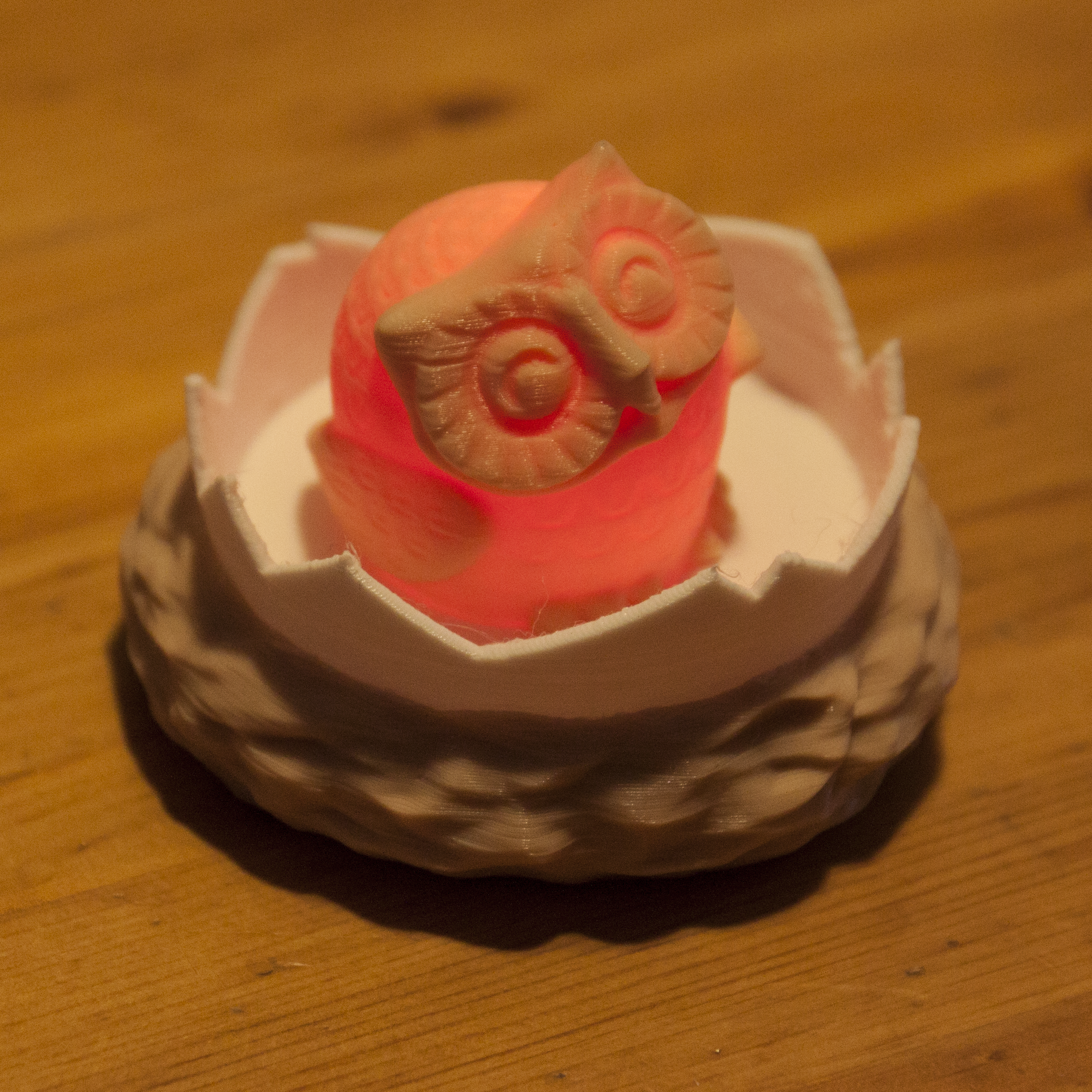 Hatchinest With Eggshell