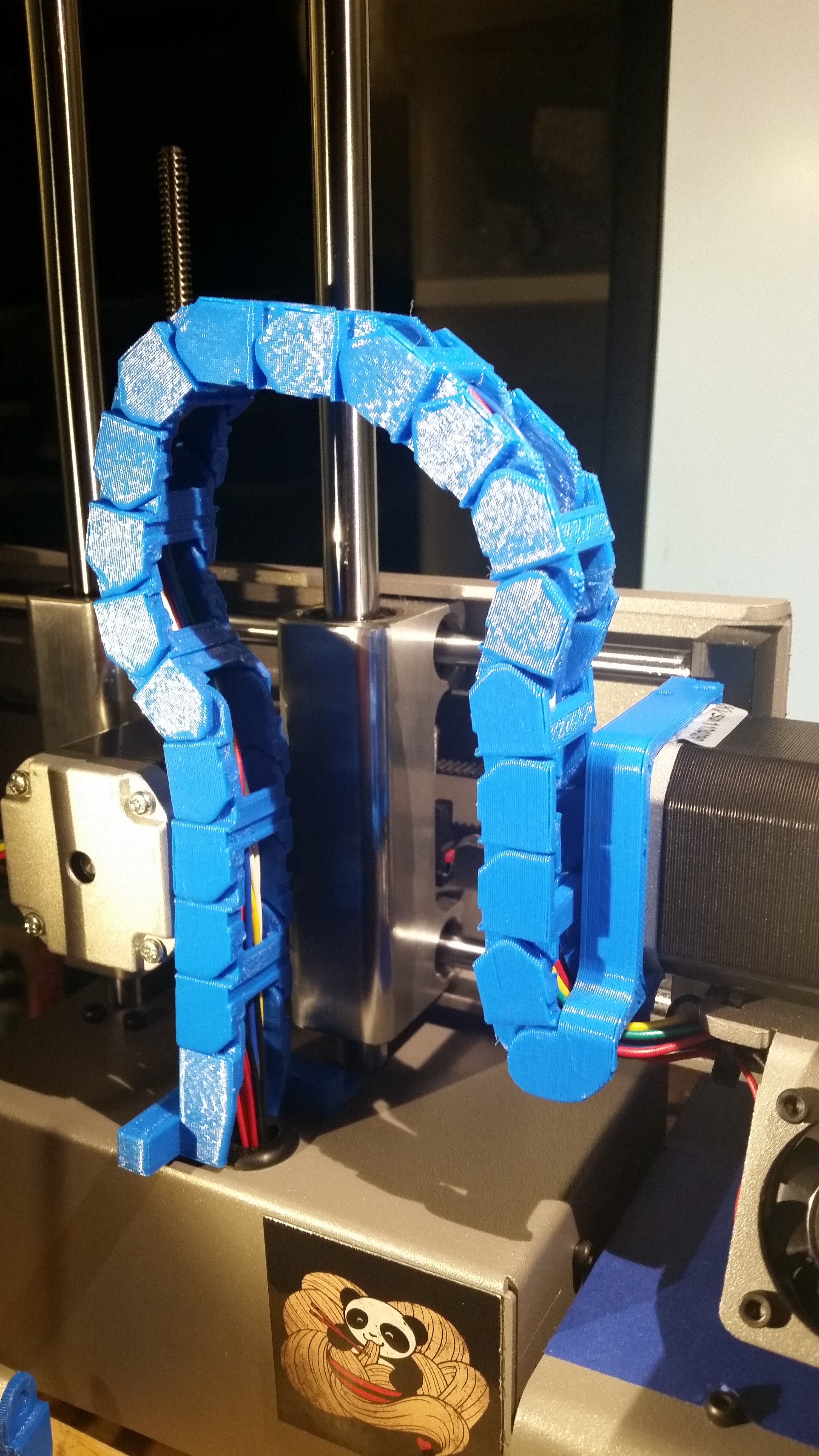 Simple Metal Cable Chain Mounts