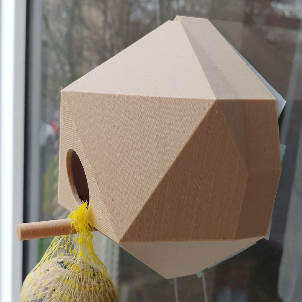 Window adjusted bird house 
