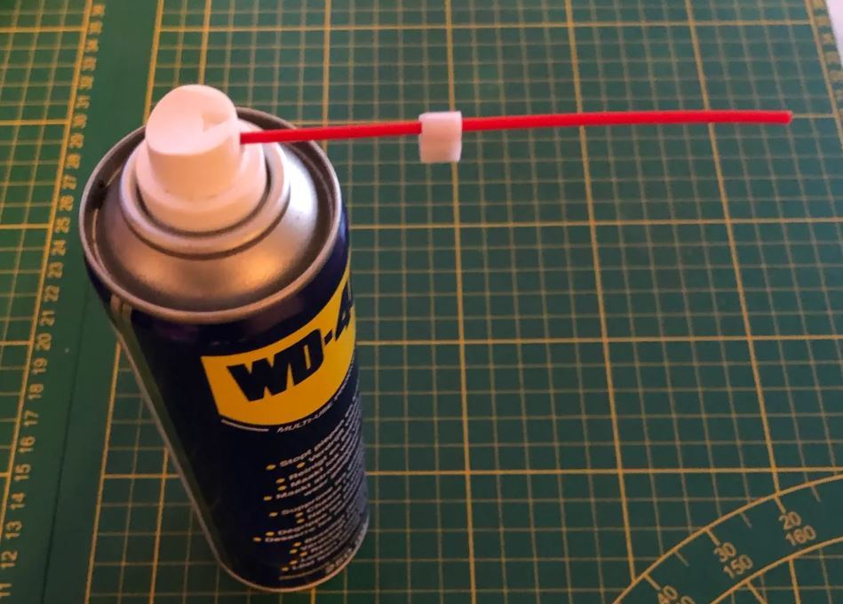 Spray Can Straw Holder / Mount - Universal - Magnetic e.g. for WD-40 cans