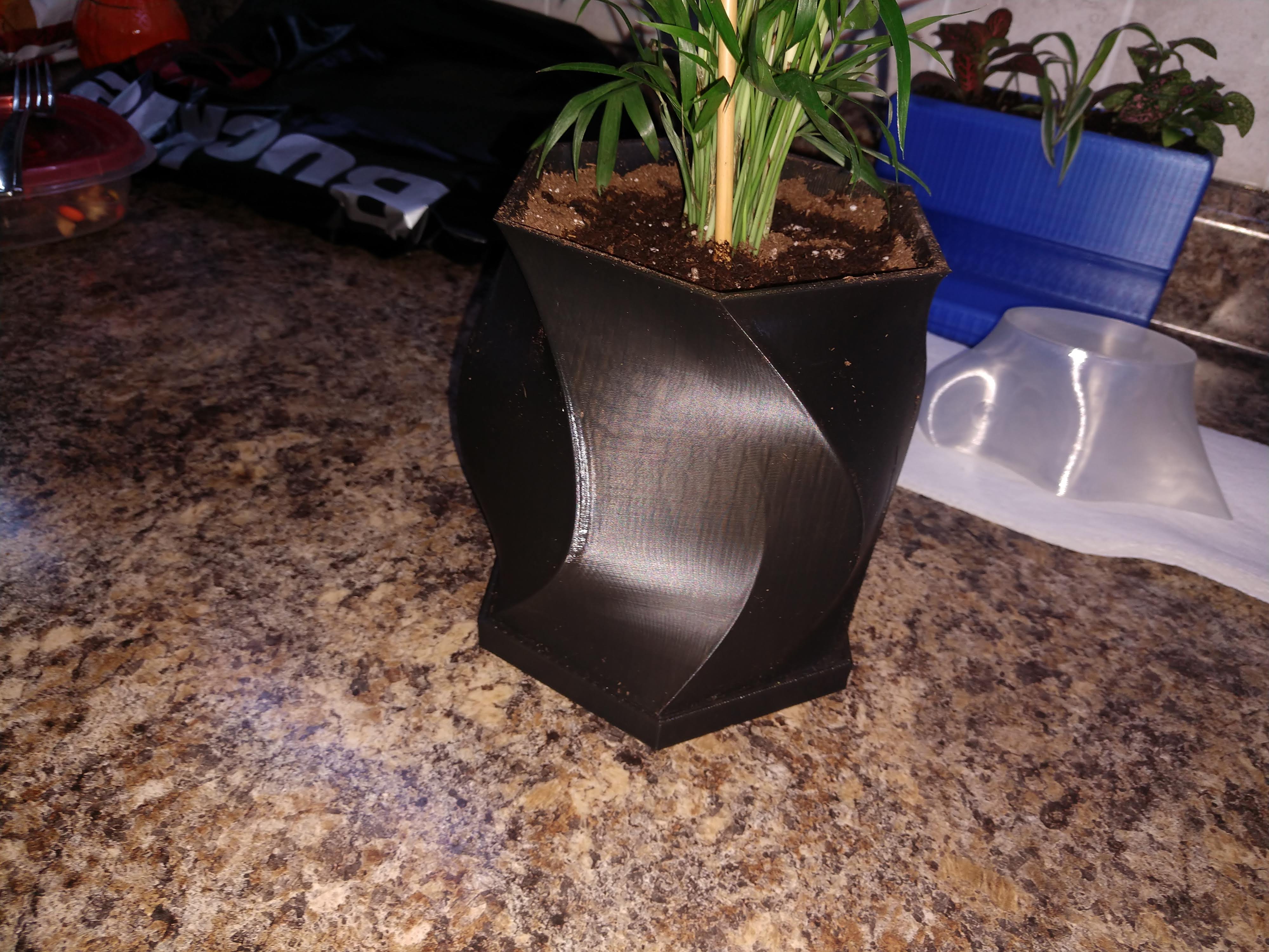 Hex Spiral Planter with Drip Tray