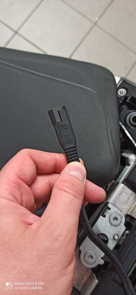 battery maintainer/charger  protective cap 3D model