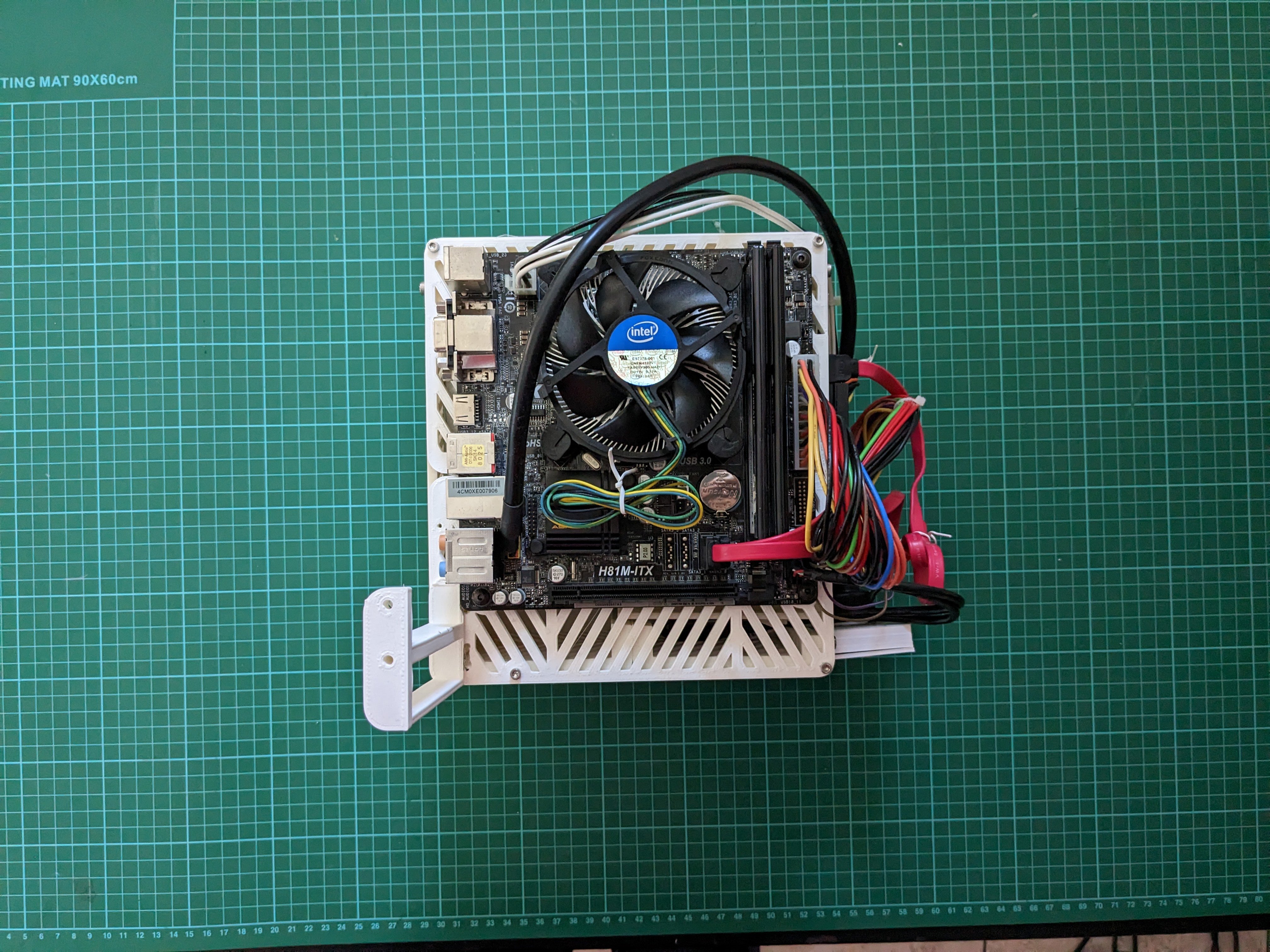 PC open frame case / test bench for mini ITX motherboards and ATX PSUs