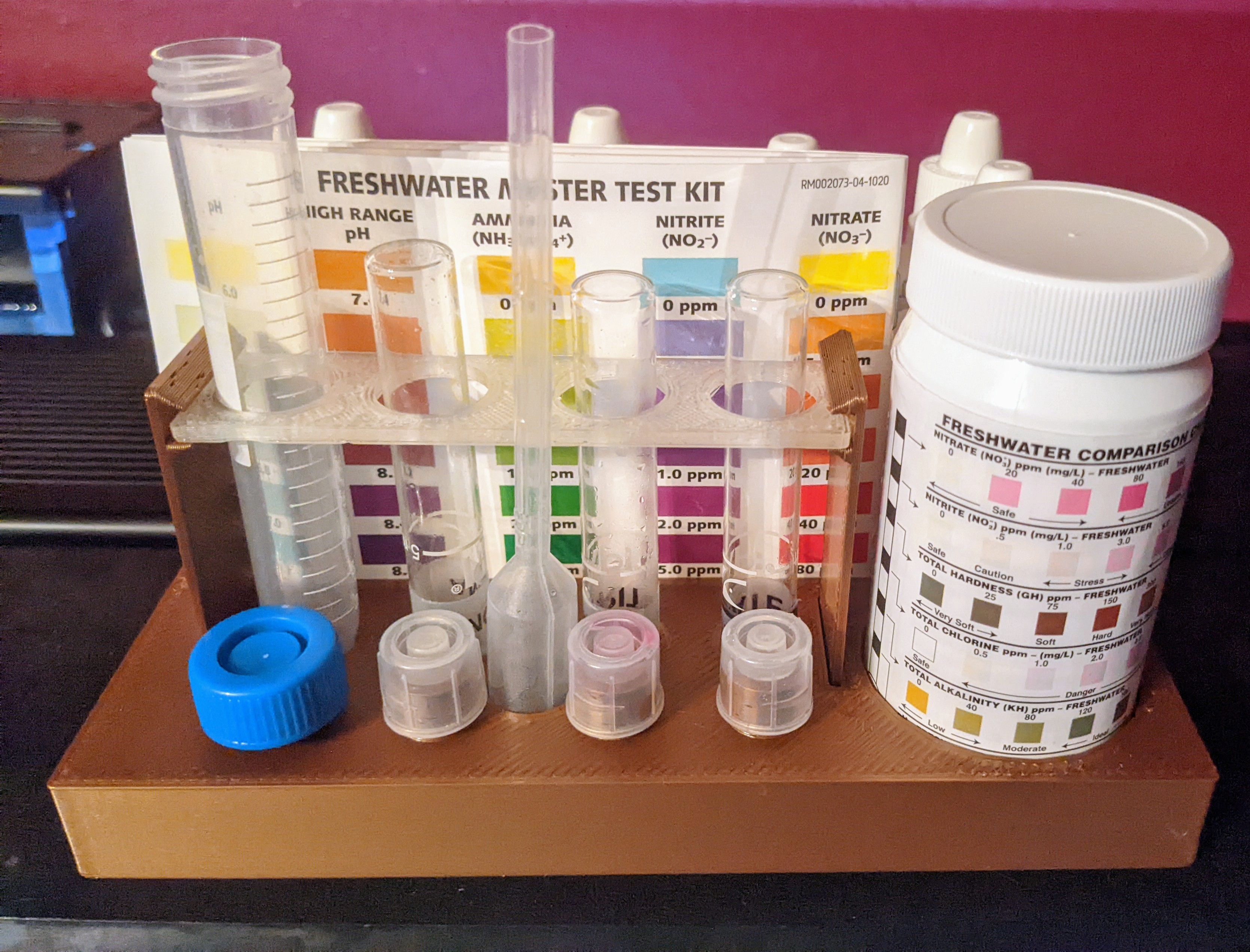 Aquarium water test kit holder / rack