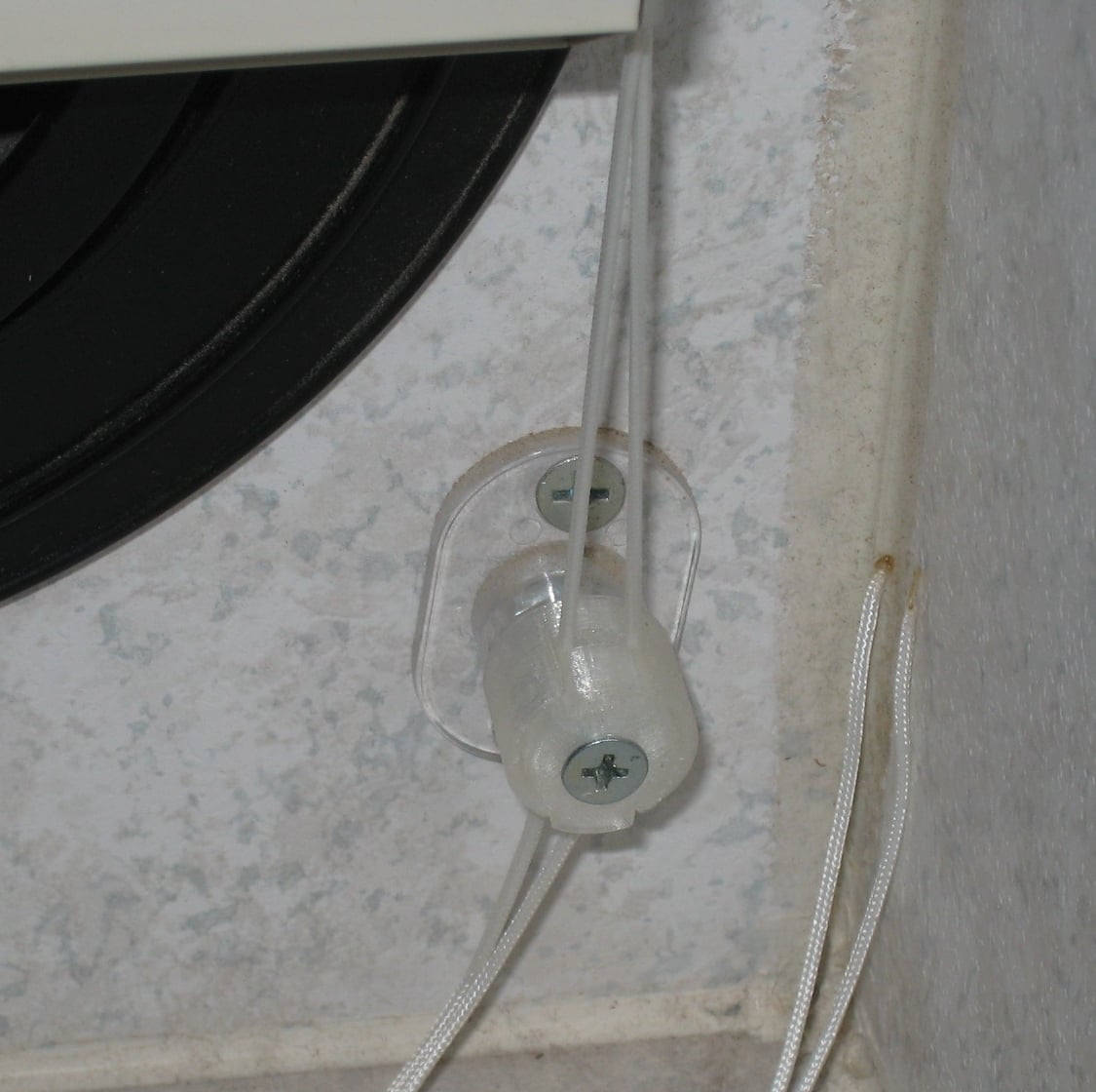 RV Day / Night Shade String Tensioner