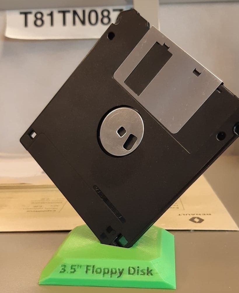 3.5" Floppy disk stand (TOTEM)