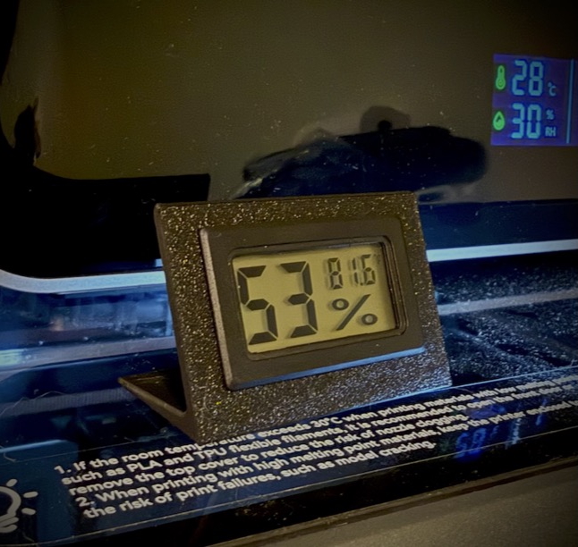 Stand for rectangular hygrometers/humidity meters