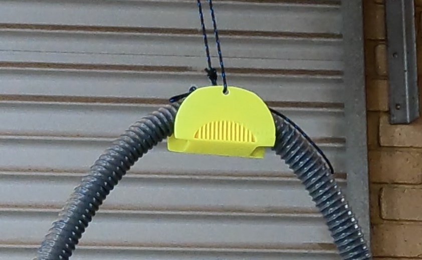 Air hose hanger
