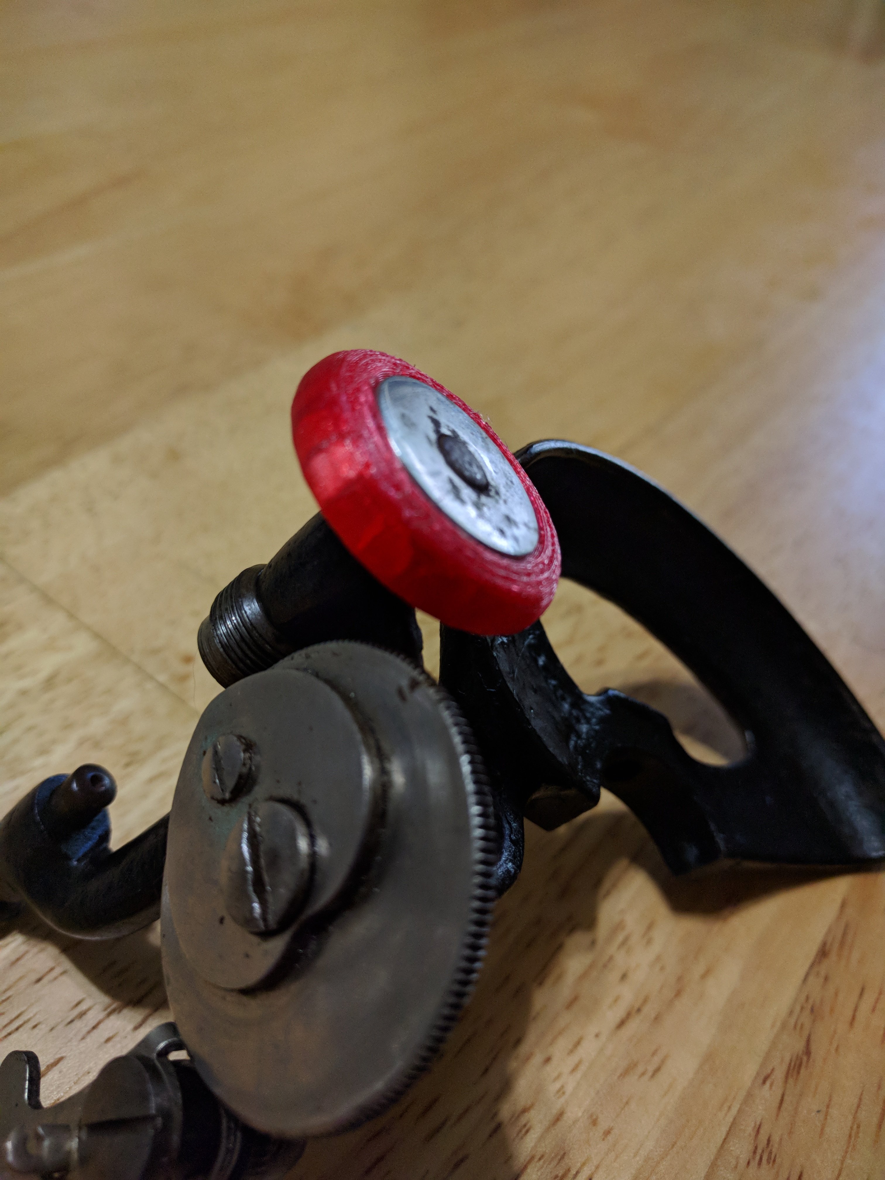 Singer sewing machine 127 bobbin tire