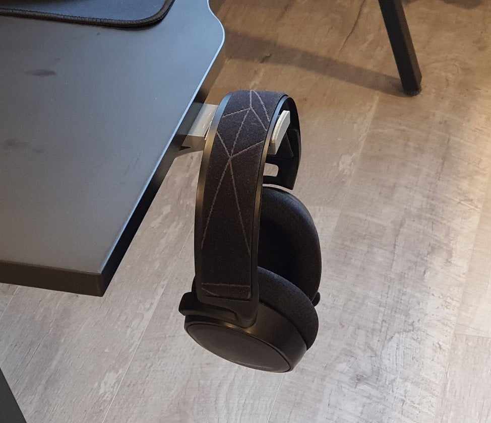 Headphones holder for IKEA UTESPELARE gaming desk 