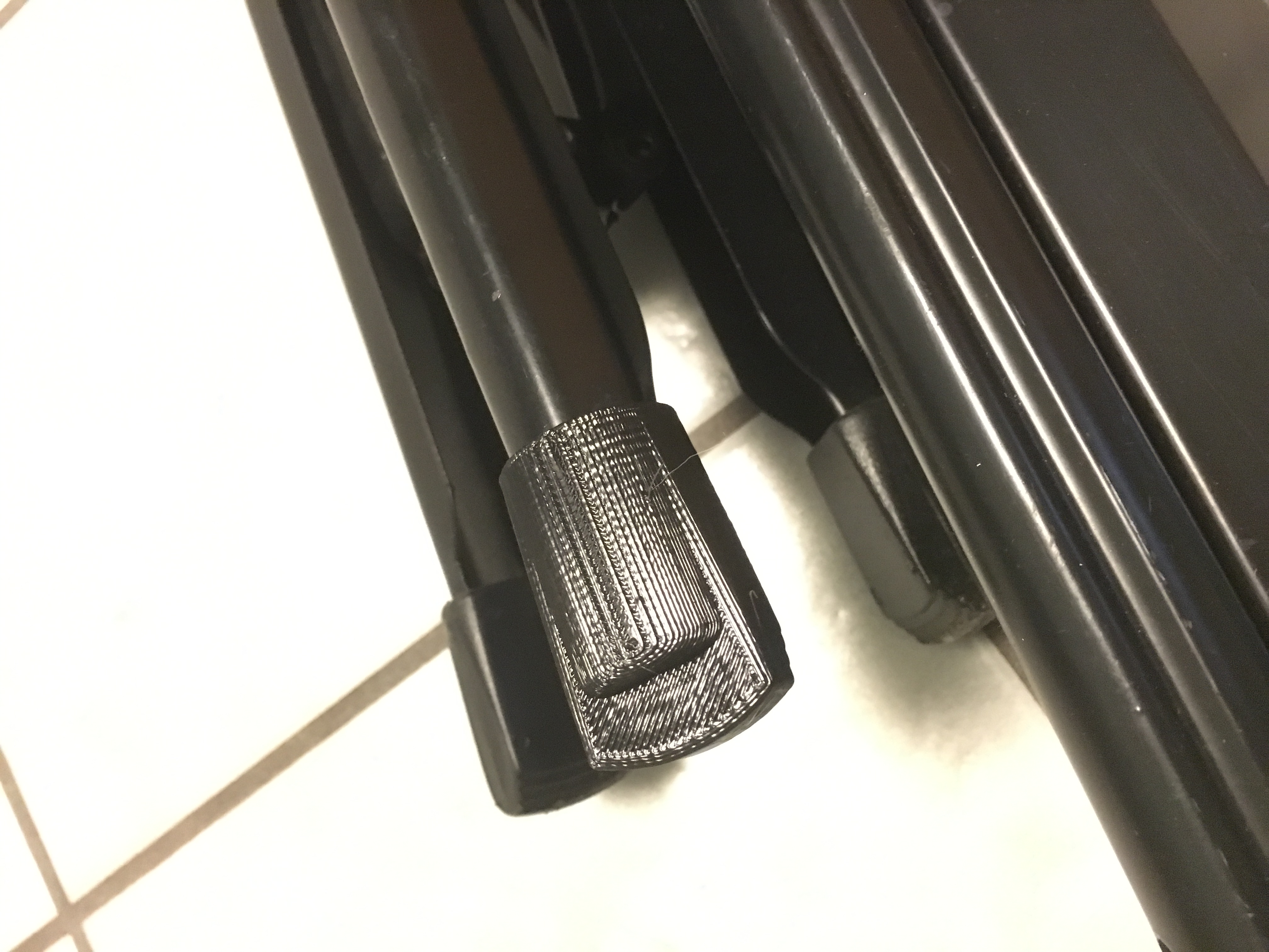 Projector screen foot