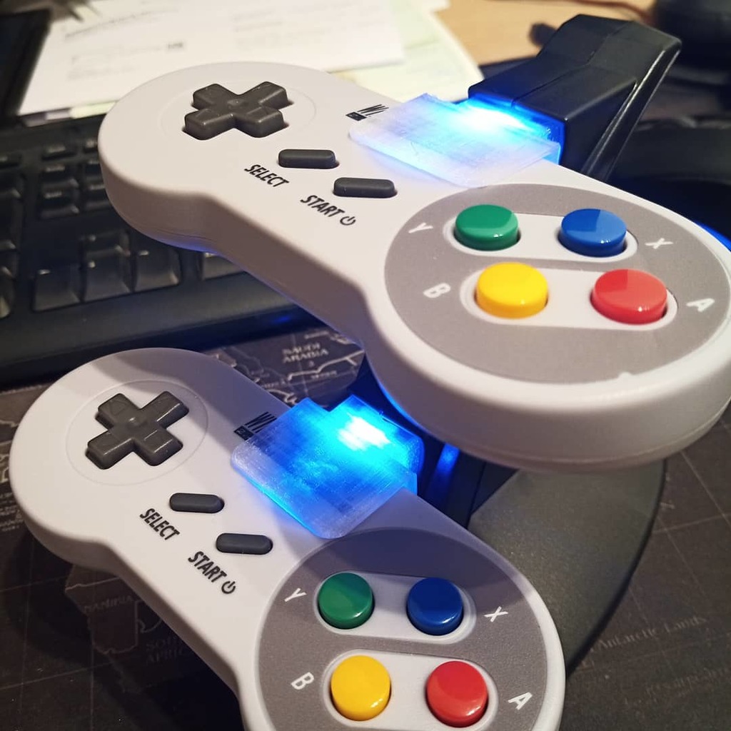 SNES wireless controller USB charging stand