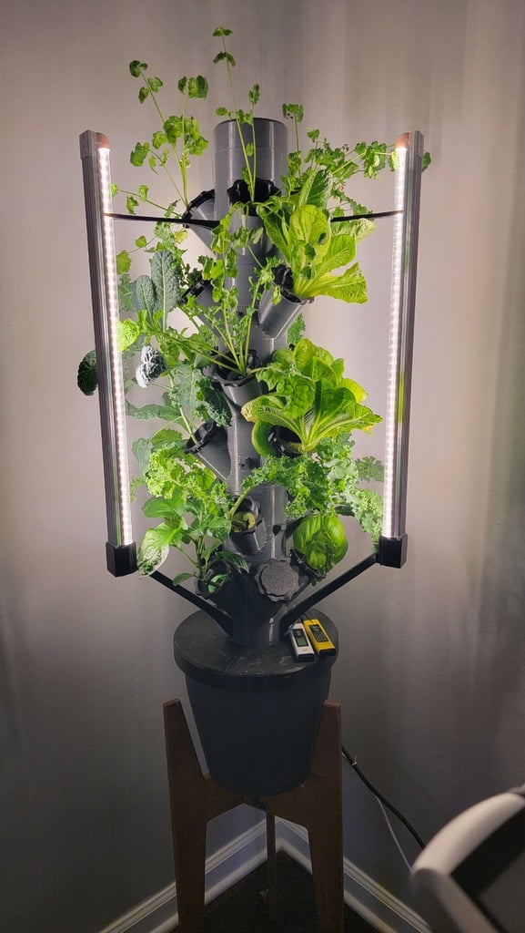 Hydroponic tower garden LED mount