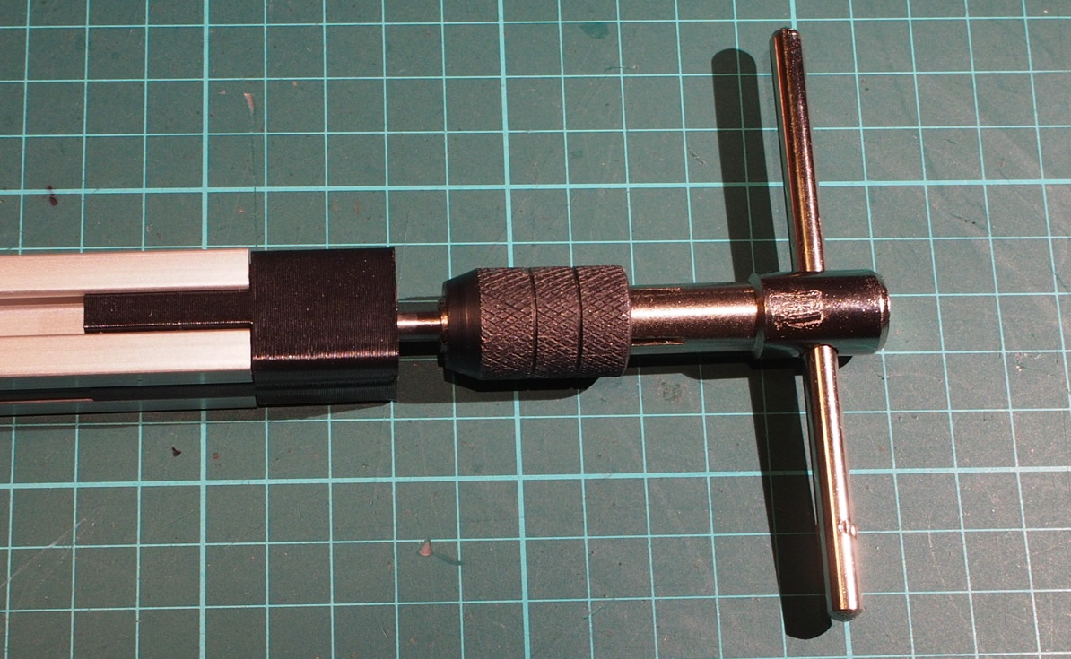 2020 Extrusion Thread Tapping Jig