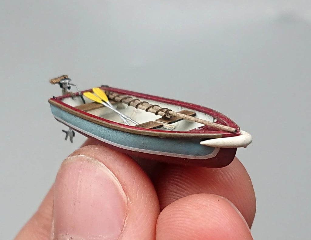 Sailing Dinghy "Rode Neusje" - 1:87 scale, 1:7 scale