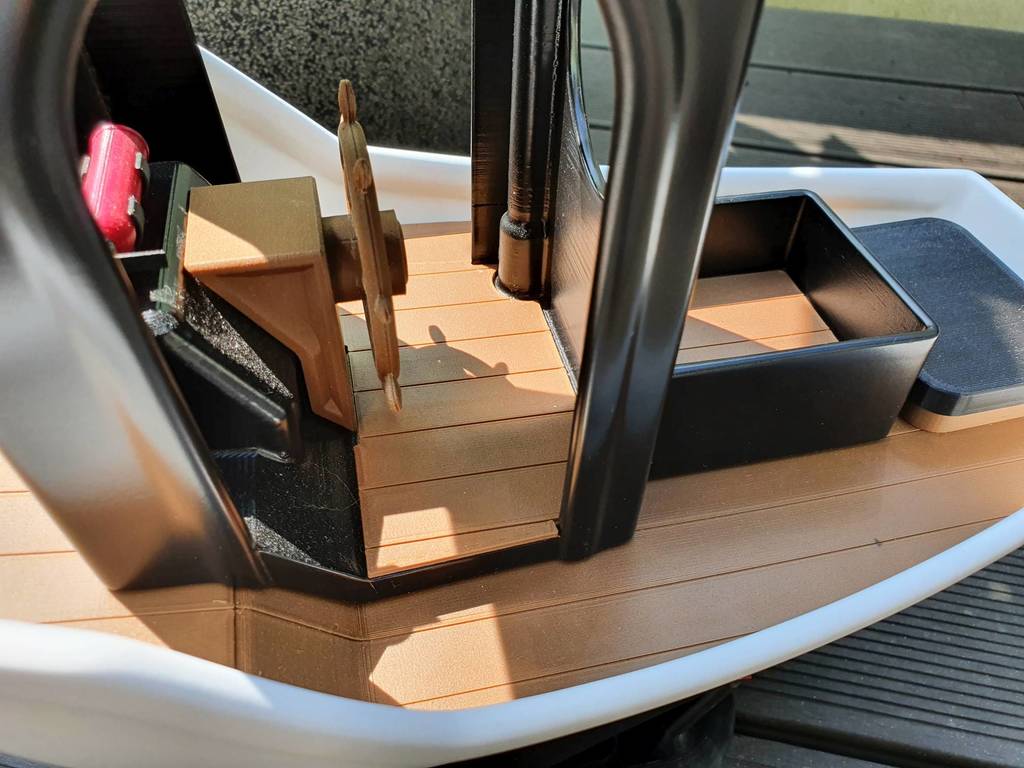 RC Benchy - Wood style inlays