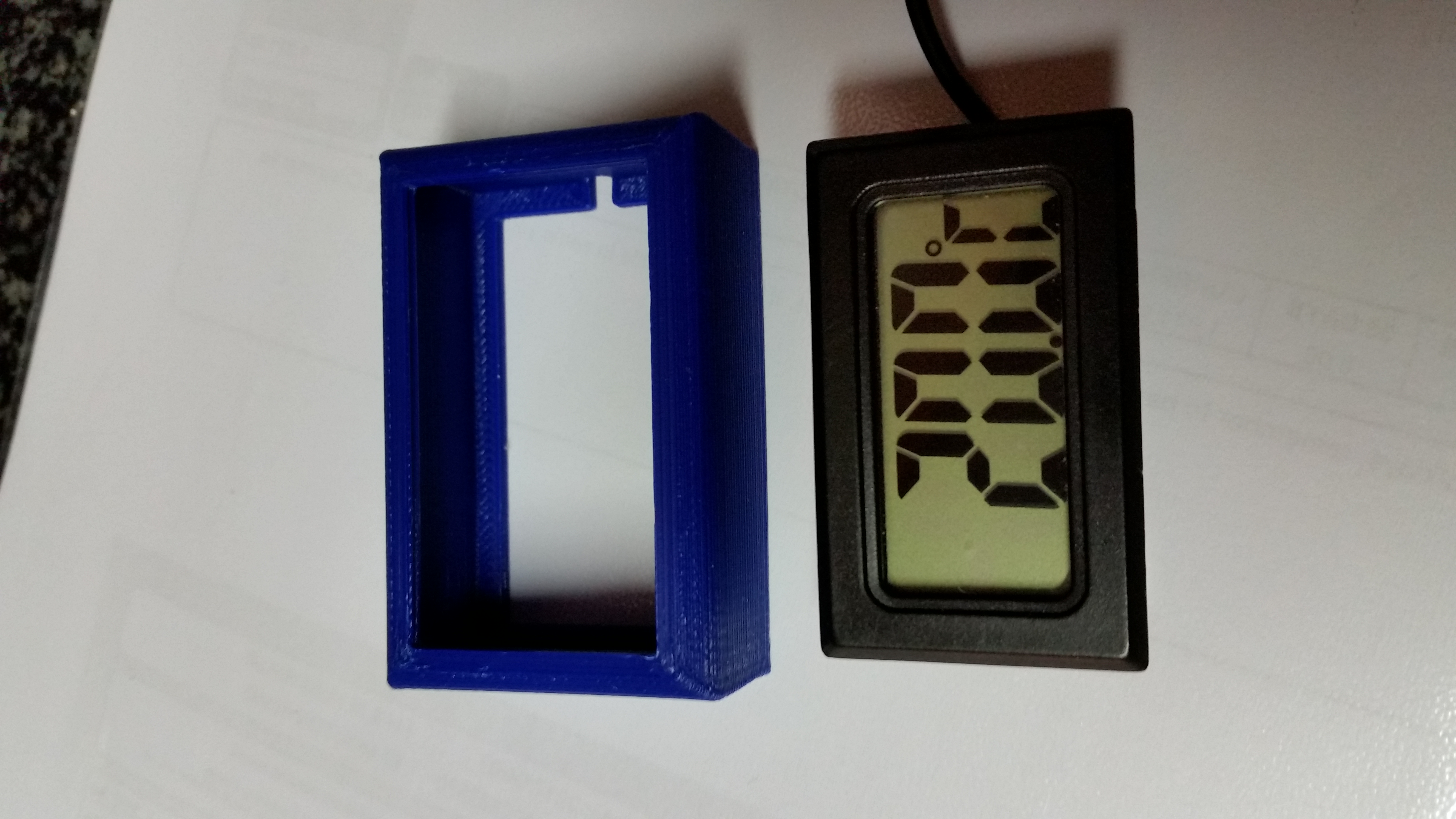 Digital temperature sensor housing