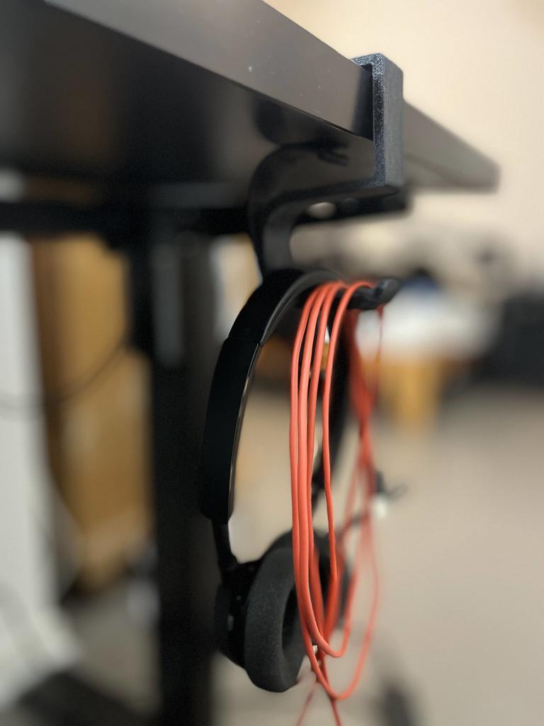 Headphone hanger - spring design (easy to print; no supports needed)
