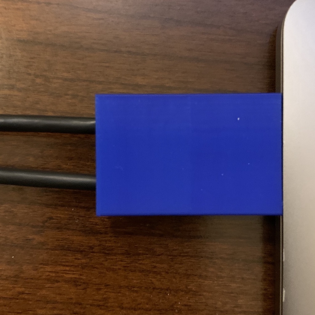 Dual USB-C display cable holder Mac-2017 touch bar