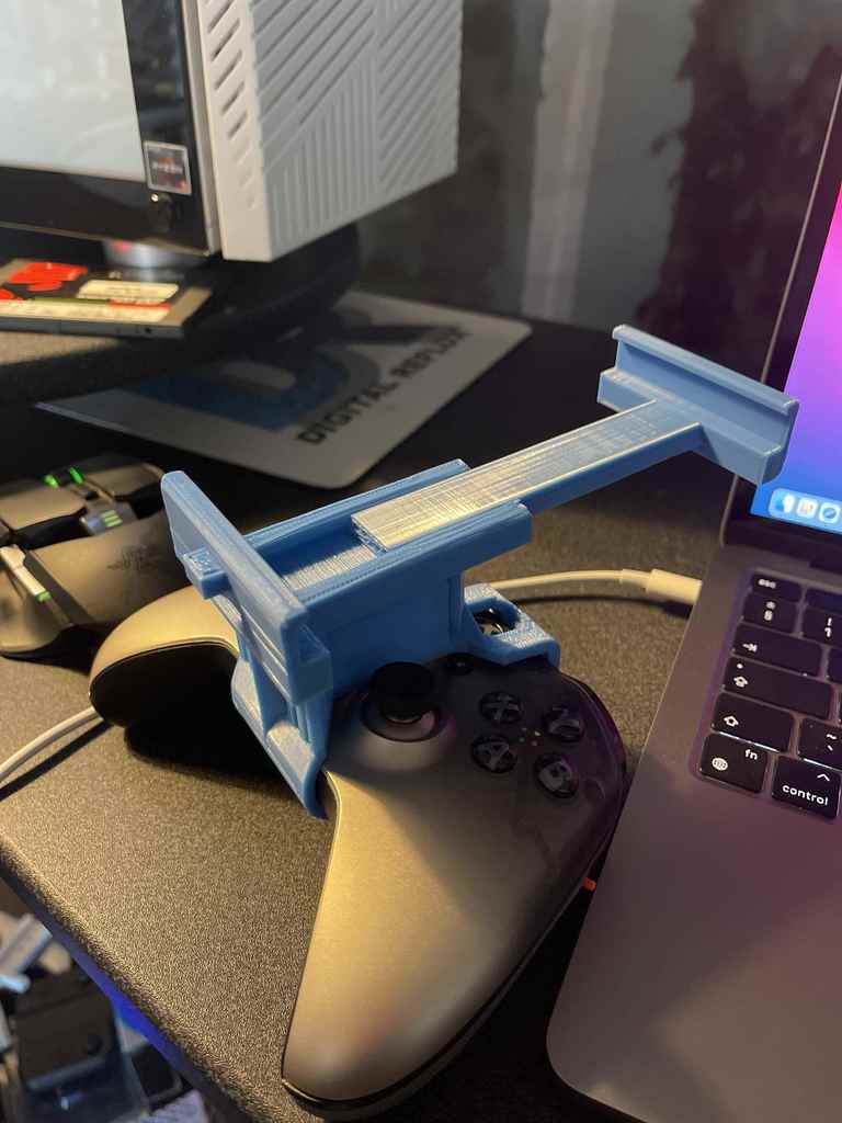 Phone and small tablet mount for xbox one s controller 