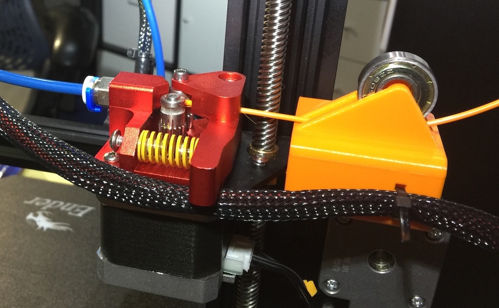 Ender 3 Pro with Metal dual drive extruder  -  Filament runout sensor and guide 