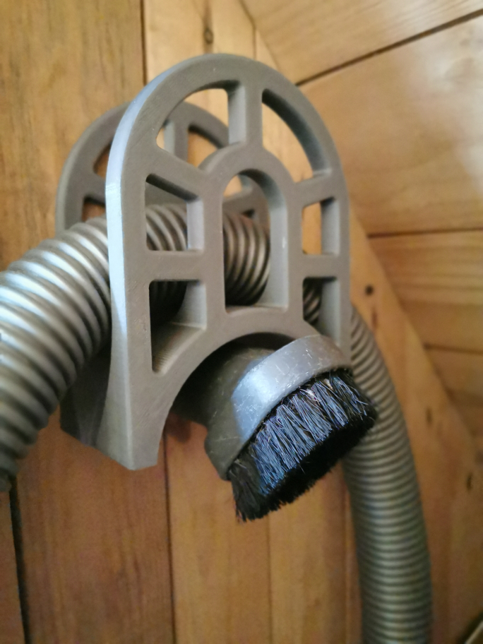 Vacuum cleaner hose hanger - FlashForge Finder printable with brush nozzle holder