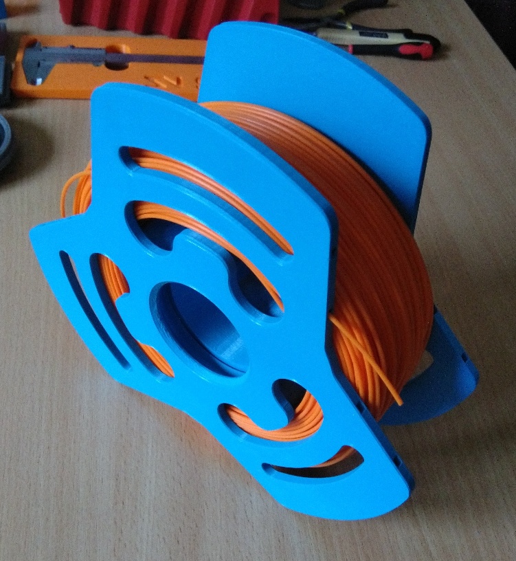 Spool for refill filament coils