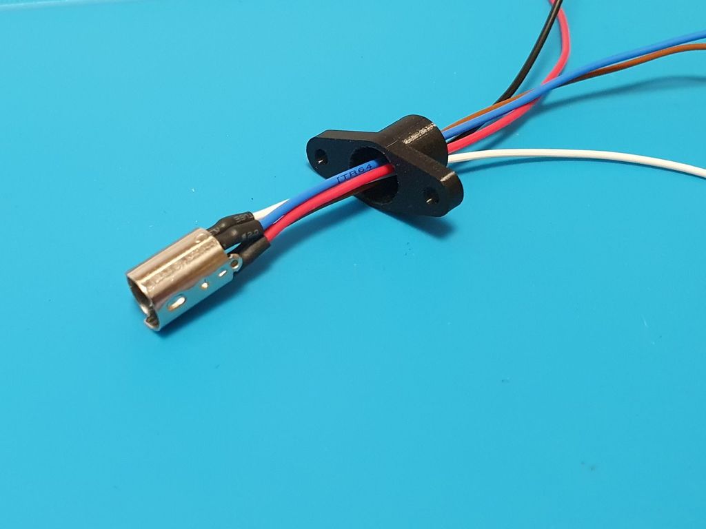 mini-Din 6 pin connector for Thrustmaster steering wheels