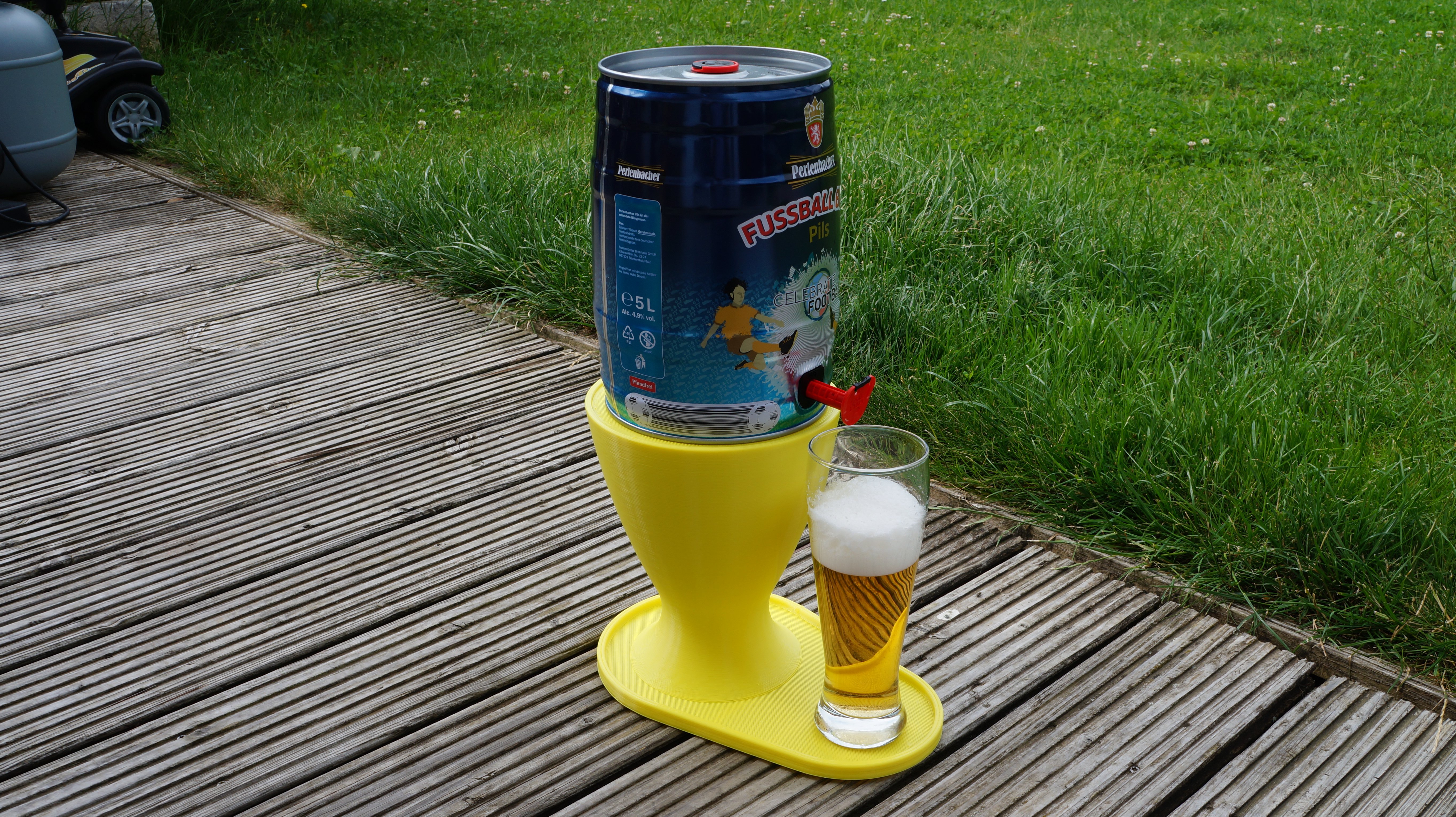 Beer keg stand