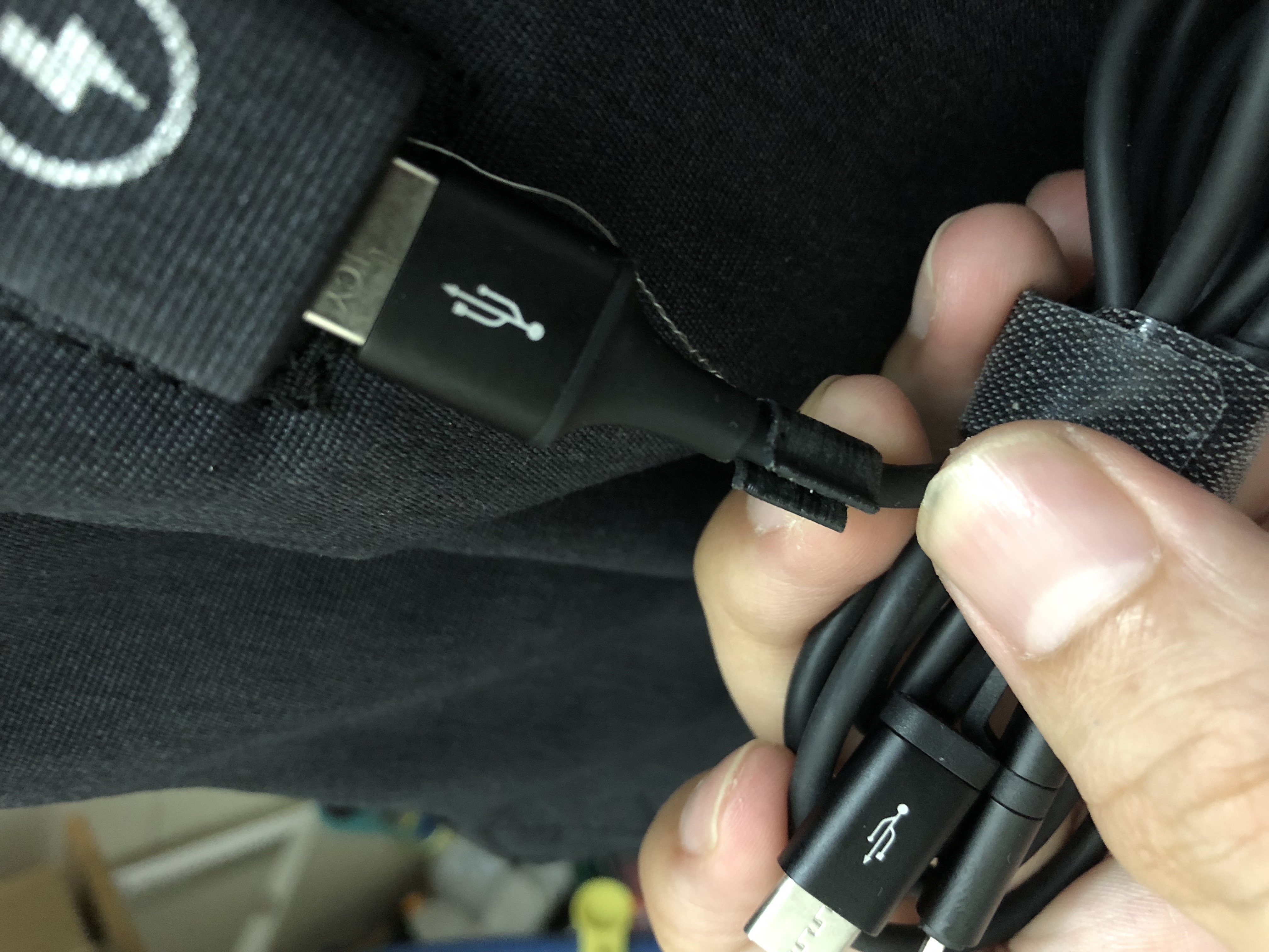 USB cable lock