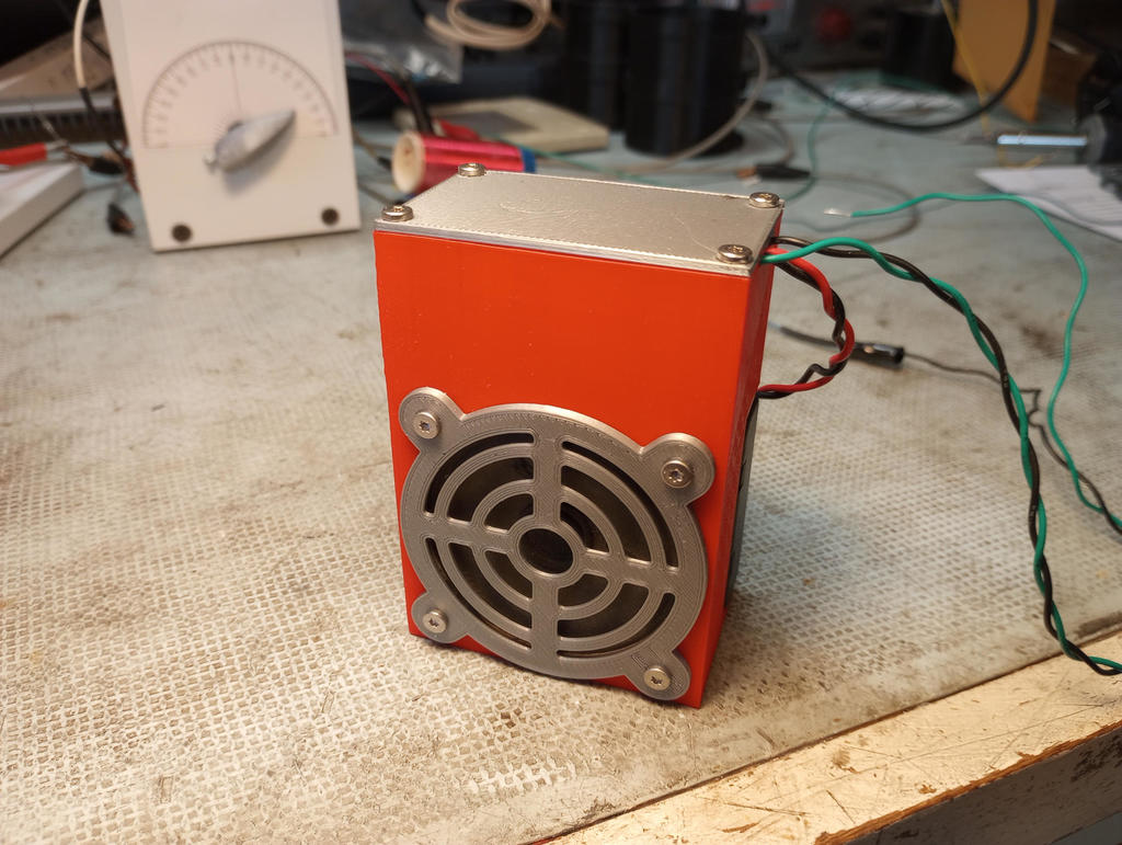 Little 3D printed amplifier box using the Kit 27 board, TDA7052 amp chip