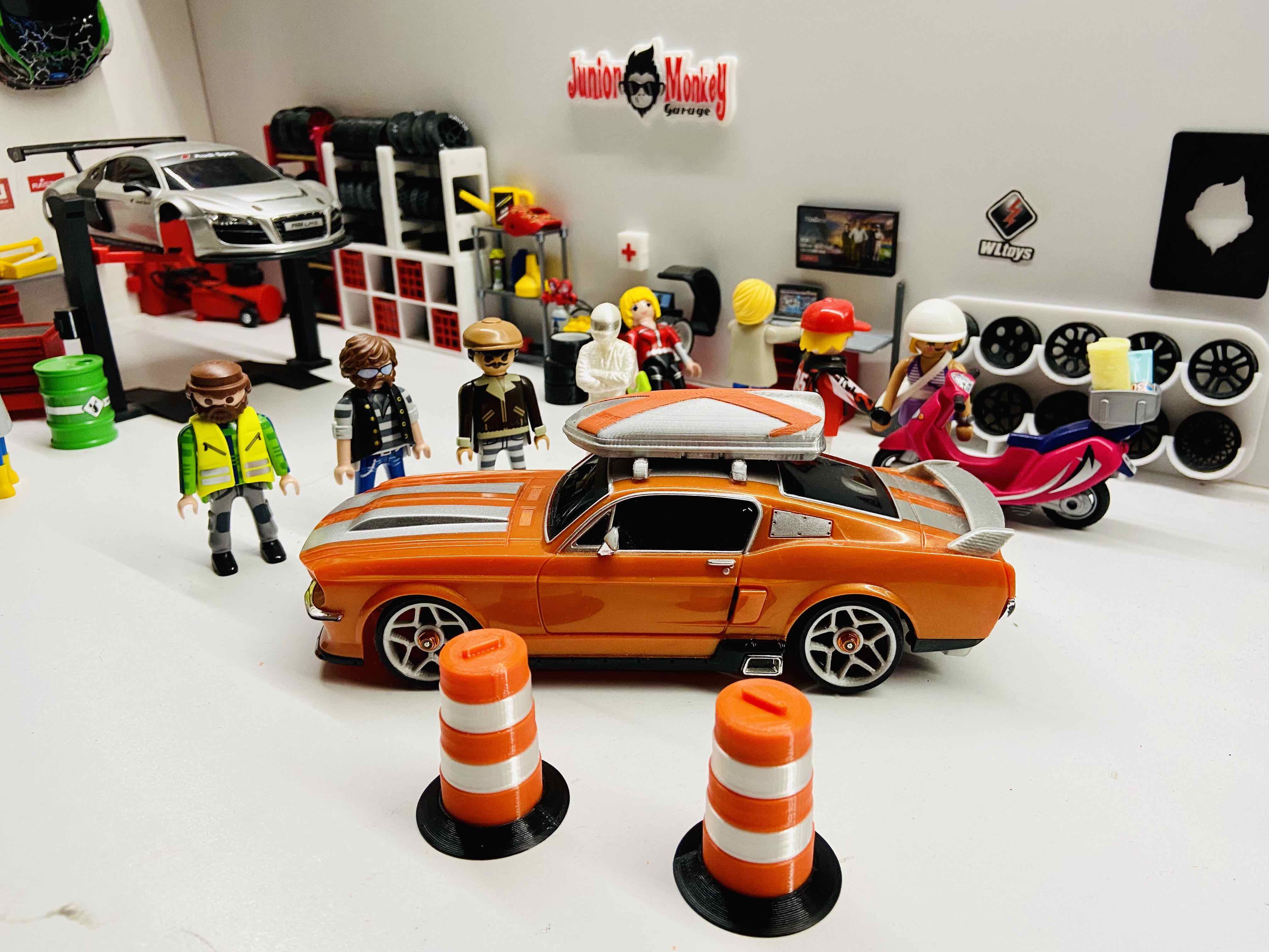Traffic barrels 1:24 scale for Drift