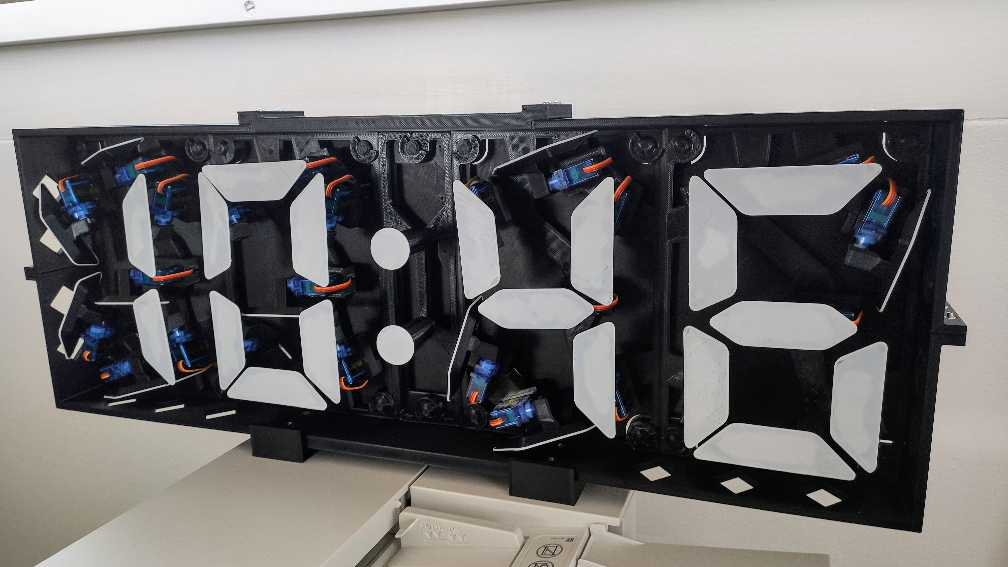 3D-Printed Servo-Driven Digital Clock