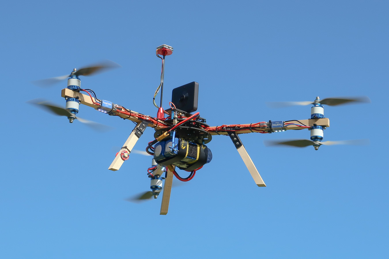 Everycopter multirotor drone hub (Flite Test Anycopter homage)
