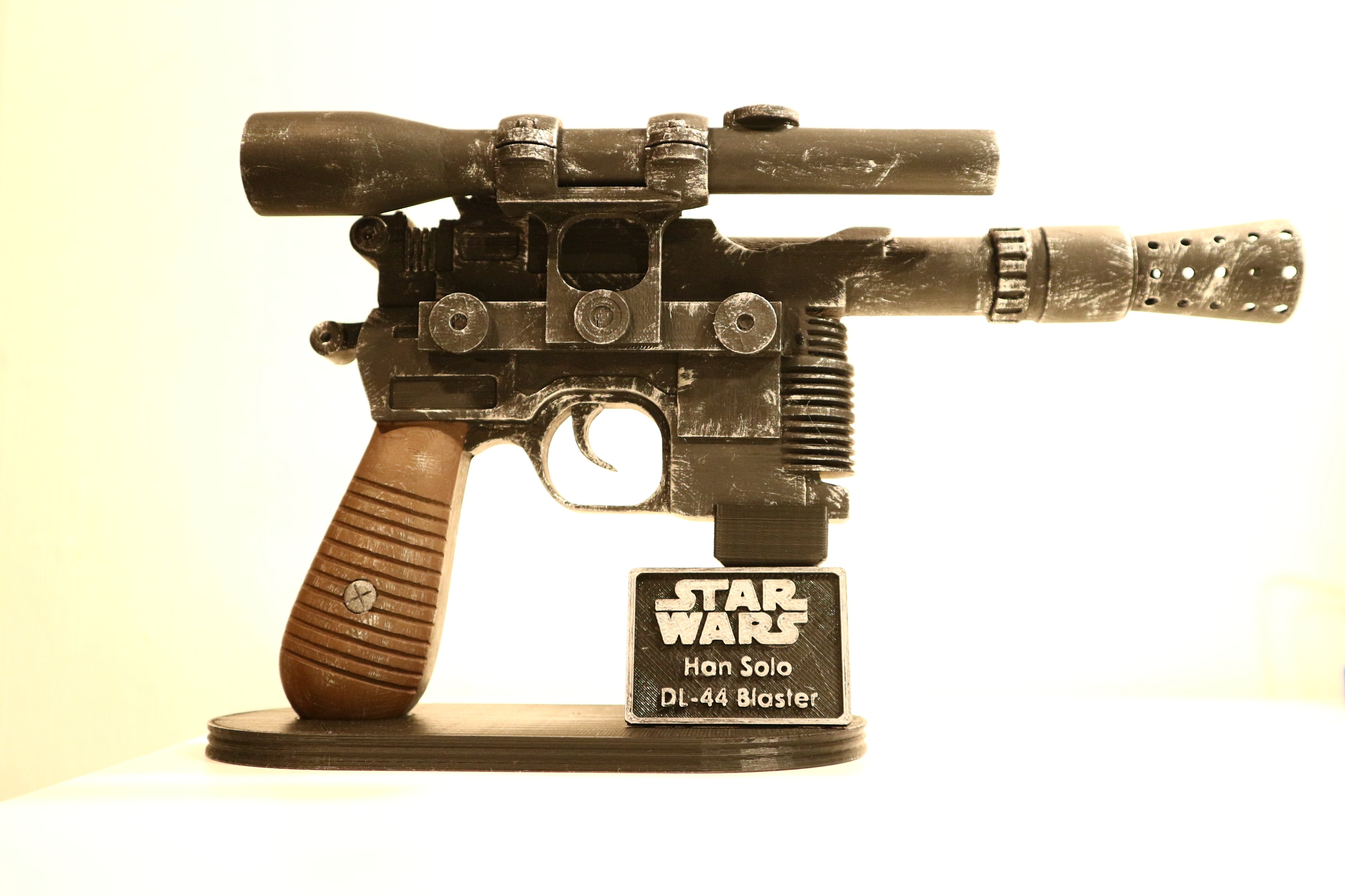 Stand + name tag + skrews for Han Solo Blaster