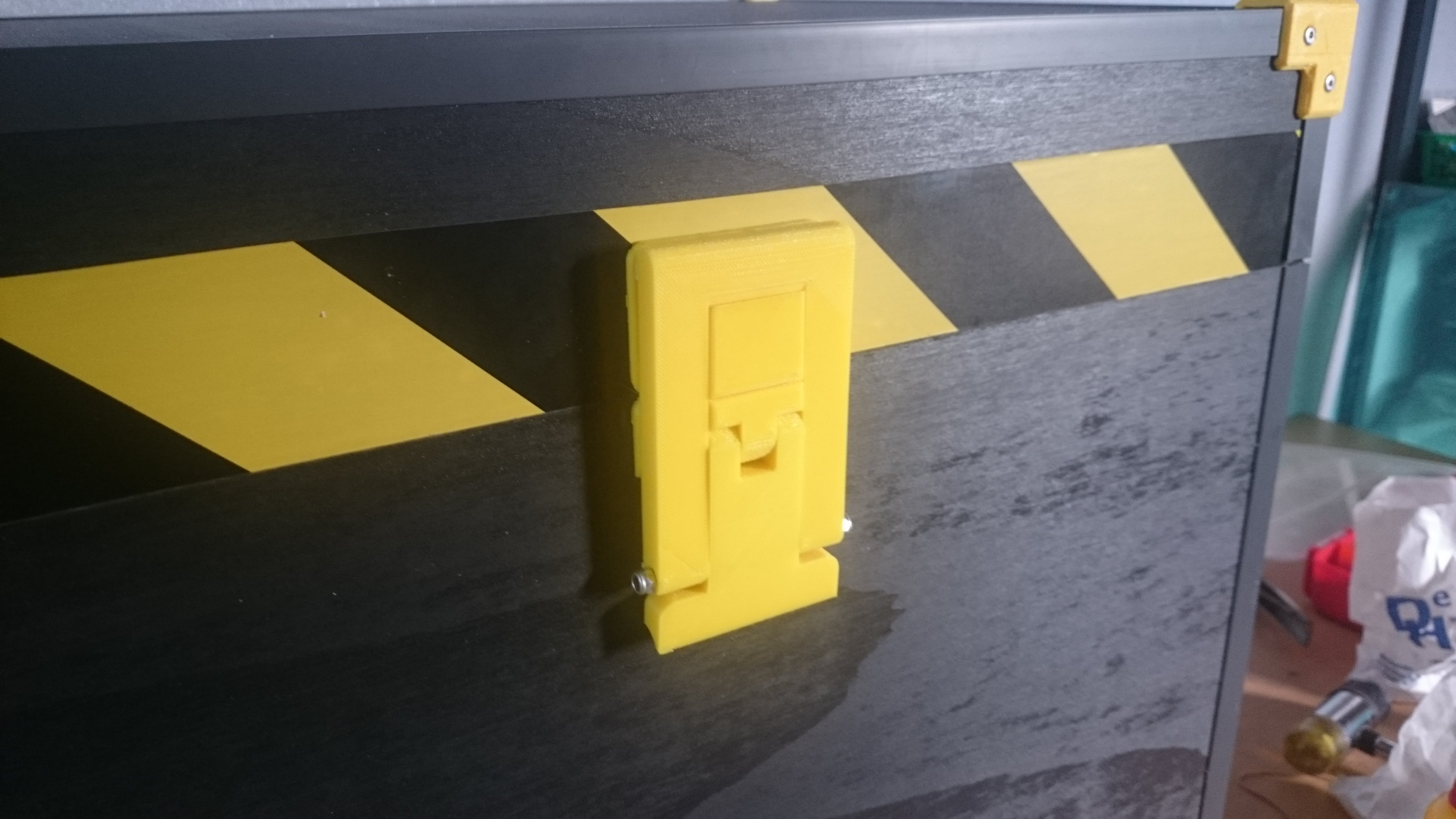 Flightcase clasp