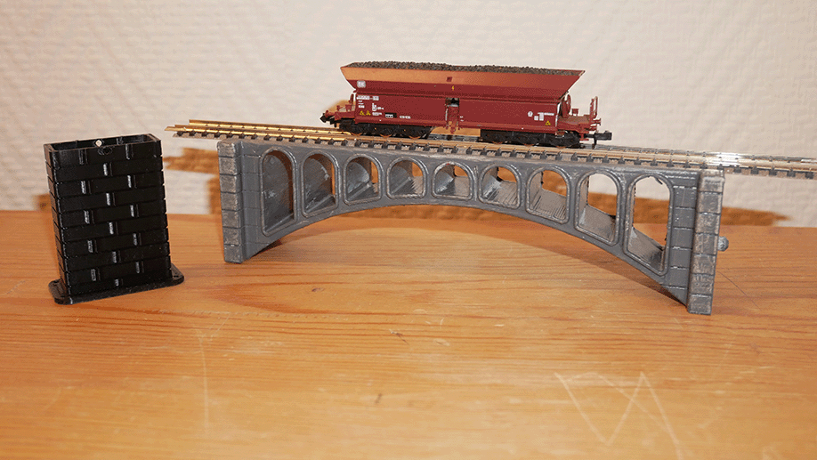 Arc bridge for trains in N scale