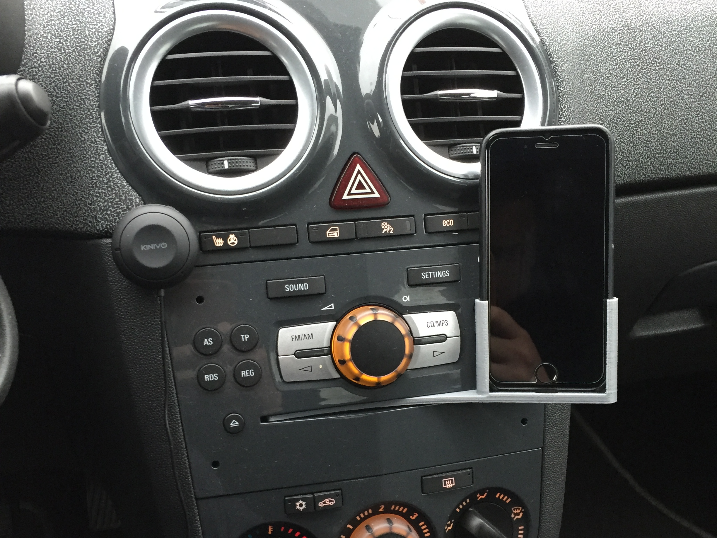 iPhone 6/6S and iPhone 7 holder to CD slot