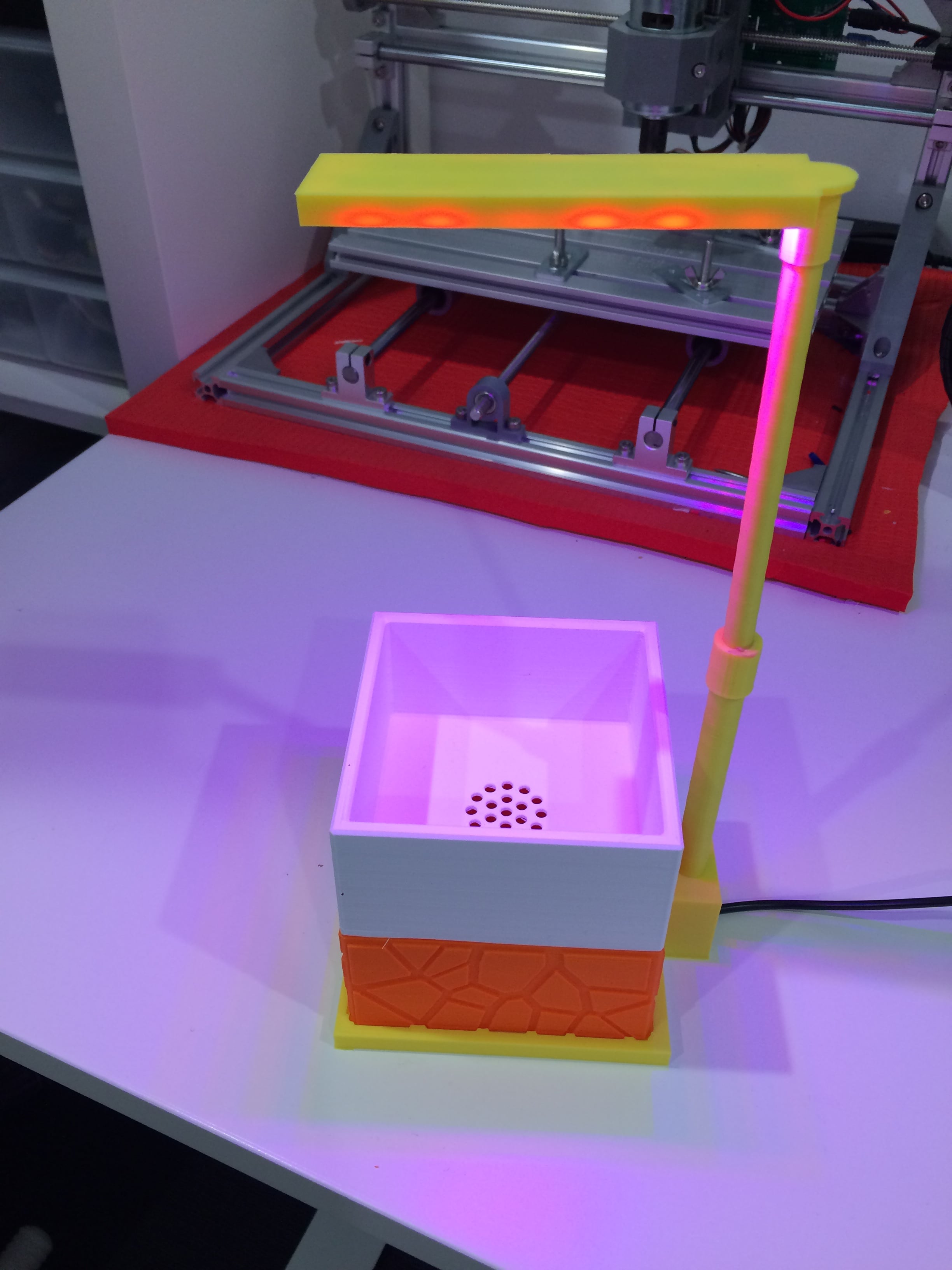 Prototype Grow Light Base for Hydroponic Pot
